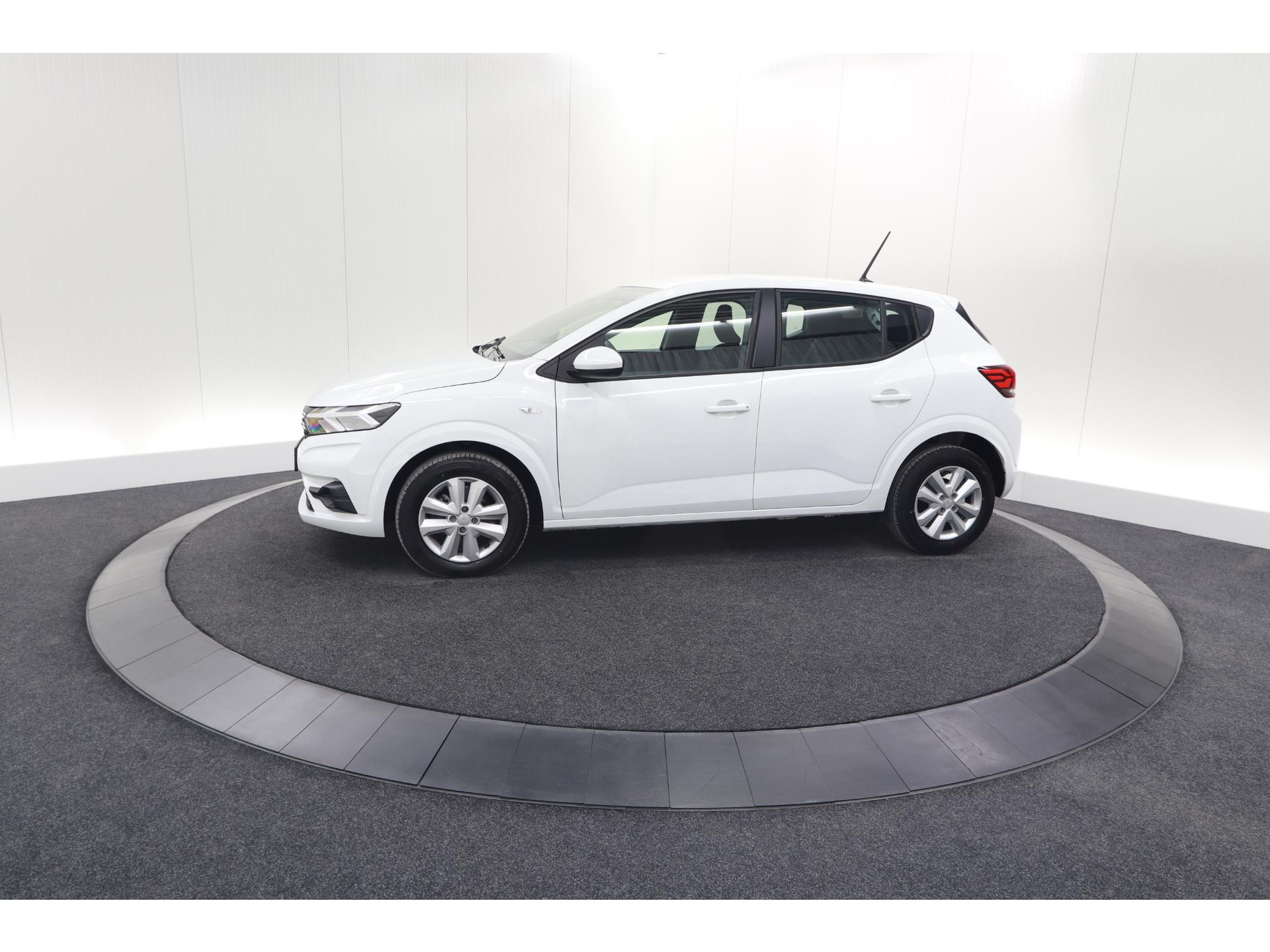 Dacia Sandero TCe 90 CVT Expression | Parkeersensoren | Apple Carplay | Cruise Control