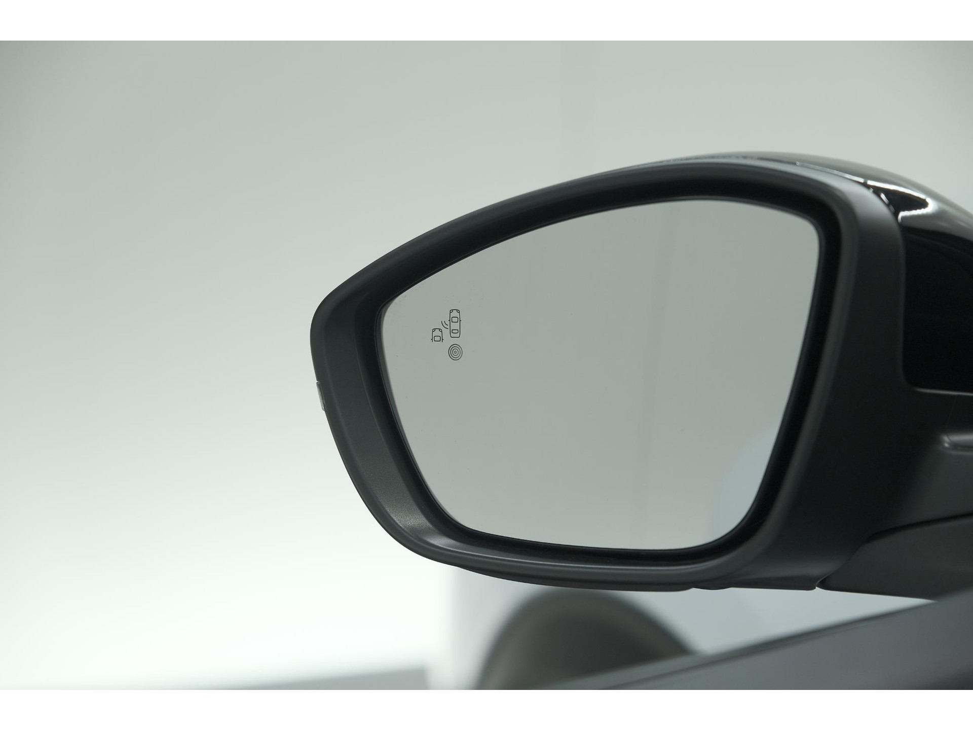 Peugeot 2008 PureTech 130 EAT8 GT | 360 Camera | Adaptieve Cruise Control | Pack Alcantara | Apple Carplay
