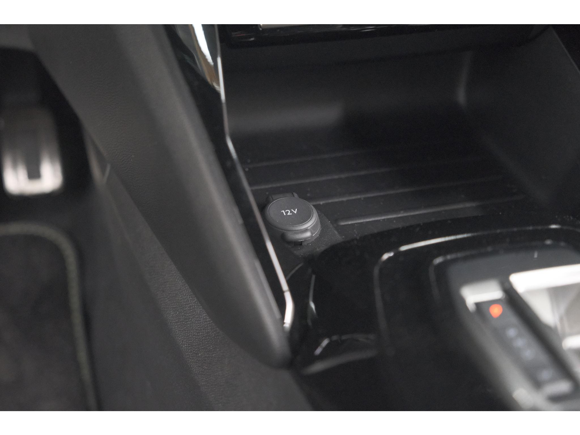 Peugeot 2008 PureTech 130 EAT8 GT | 360 Camera | Adaptieve Cruise Control | Stoelmassage | Apple Carplay