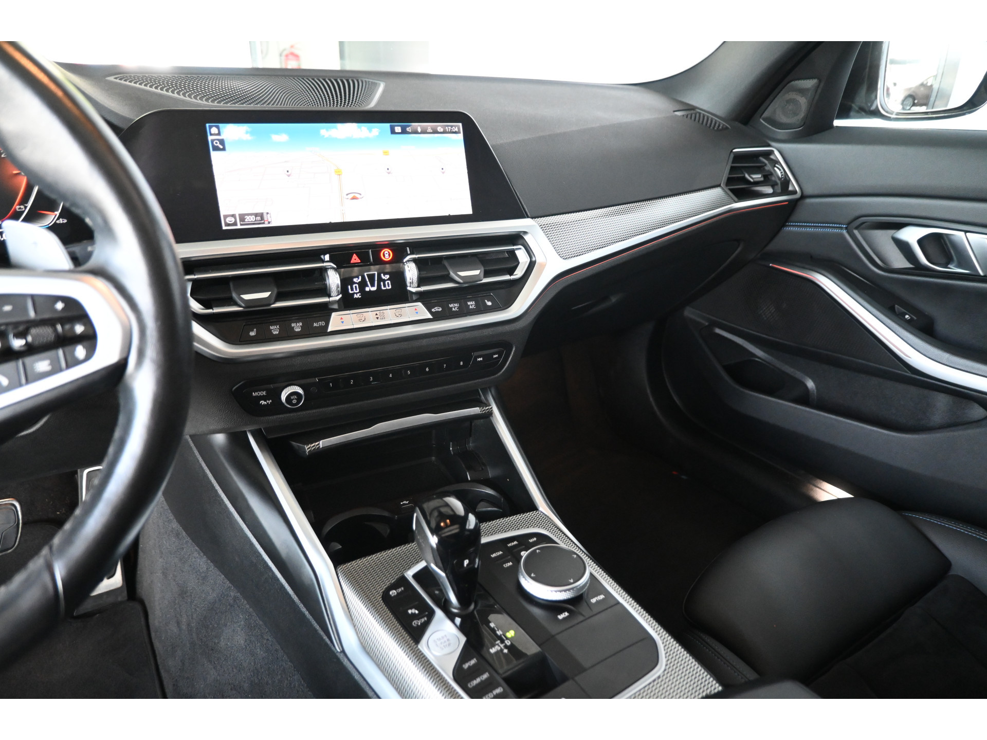 BMW 3-serie Touring 320i Automaat Business Edition Plus M-Pakket Navigatie LED Panoramadak Goed Onderhouden! Inruil Mogelijk!