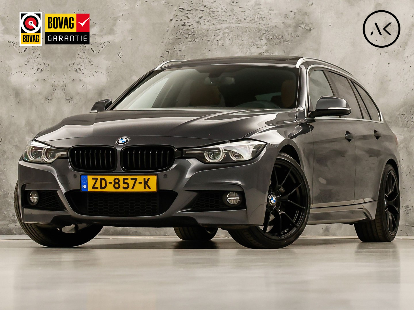 BMW 3 Serie 318i M Sport Automaat (PANORAMADAK, M PAKKET, GROOT NAVI, COGNAC LEDER, STOELVERWARMING, SPORTSTOELEN, VIRTUAL COCKPIT, PARKEERSENSOREN, GETINT GLAS, NIEUWSTAAT)