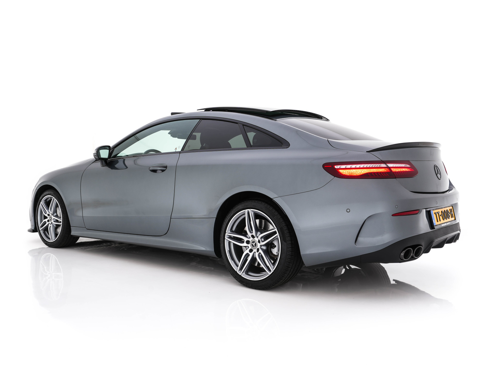 Mercedes-Benz E-klasse Coupé 400 AMG-Sportpack 4Motion Premium Plus Aut. *PANO | LEATHER | BURMESTER-AUDIO | WIDESCREEN-COCKPIT |  FULL-LED | NAVI-FULLMAP | CAMERA | SHIFT-PADDLES | CRUISE | AMBIENT-LIGHT | SPORT-SEATS | 19"ALU*