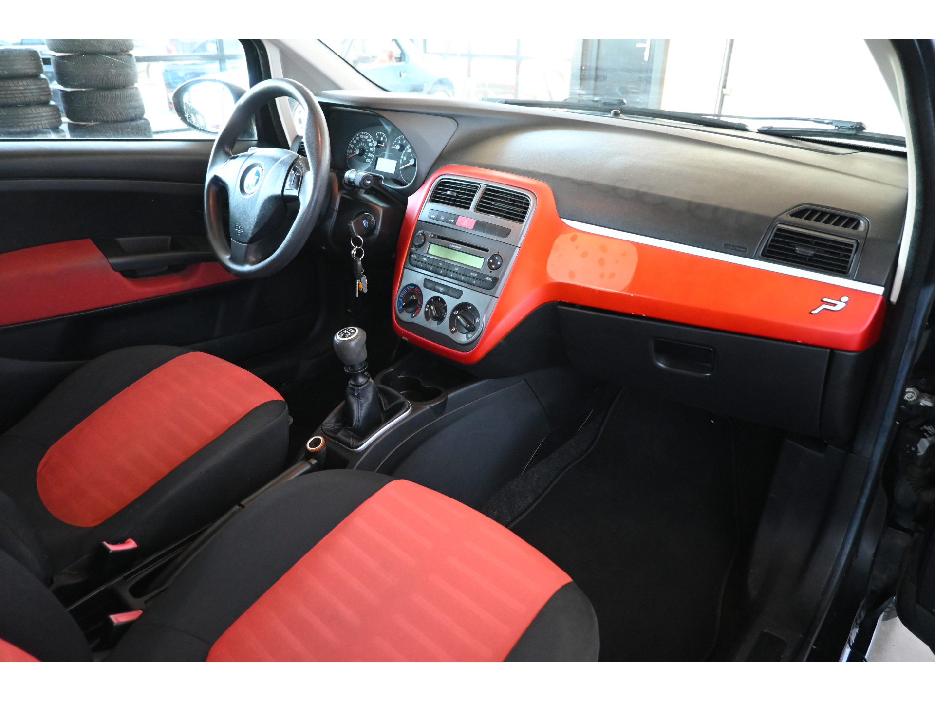 Fiat Grande Punto 1.4 Dynamic Nap Airco Lichtmetaal Stuurbekrachtiging Rijklaarprijs Inruil Mogelijk!
