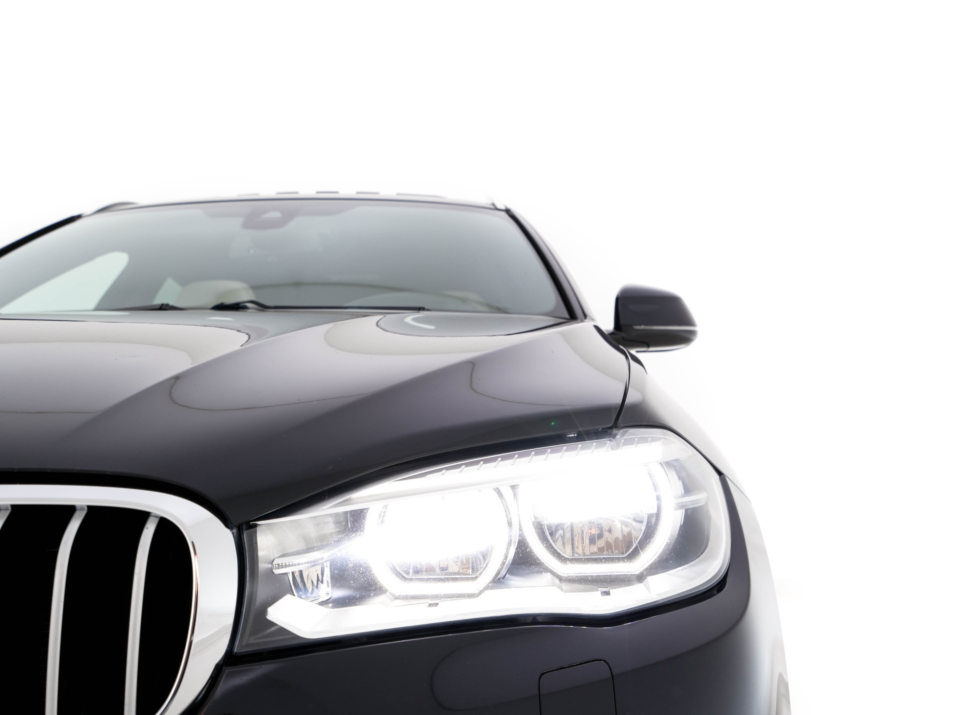 BMW X6 xDrive50i High-Executive M-Sportpack Aut. *PANO | HEAD-UP | TWO-COLOUR-LUXURYLEATHER | FULL-LED | MEMORY-PACK | HARMAN/KARDON-SOUNDSYSTEM |  | BLIND-SPOT | KEYLESS | CAMERA | COMFORT-SEATS | SOFT-CLOSE | 20''ALU*