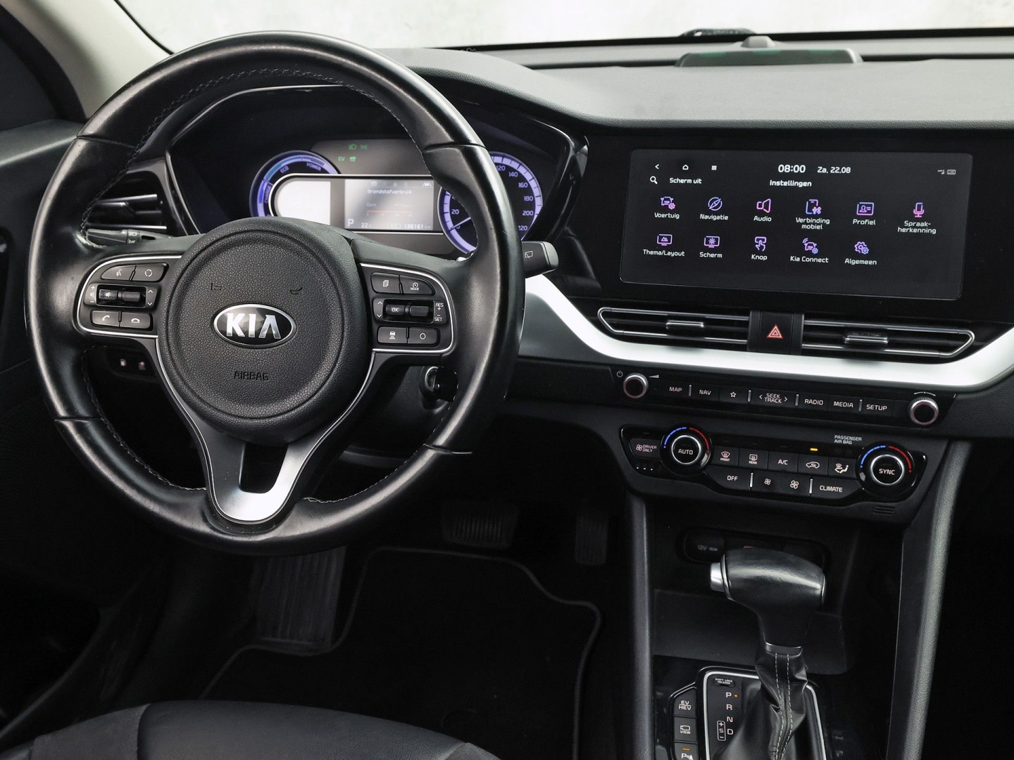 Kia Niro 1.6 GDi PHEV DynamicLine 141Pk Automaat (1e EIGENAAR, APPLE CARPLAY, GROOT NAVI, CAMERA, TREKHAAK, SPORTSTOELEN, ADAPTIVE CRUISE, GETINT GLAS, LEDER, NIEUWSTAAT)