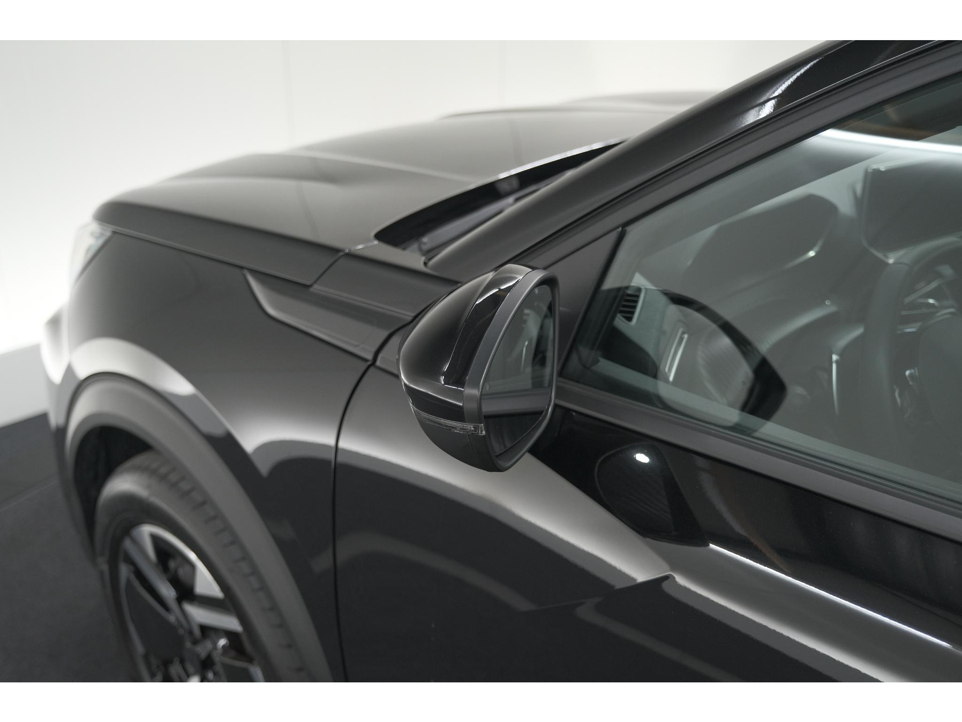 Peugeot 2008 1.2 Hybrid 145 Allure | 360 Camera | Adaptieve Cruise Control | Navigatie | Dodehoekdetectie