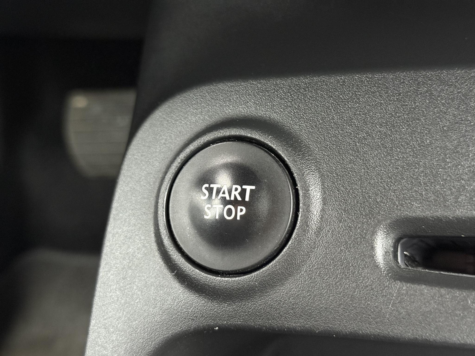 Renault Captur 1.2 TCe Xmod 1e Eigenaar,Trekhaak,Camera,Navi,Stoelverw,Keyless,Halfleder,Lm velgen,120pk,Automaat,Pdc,Apk tot 03-2027