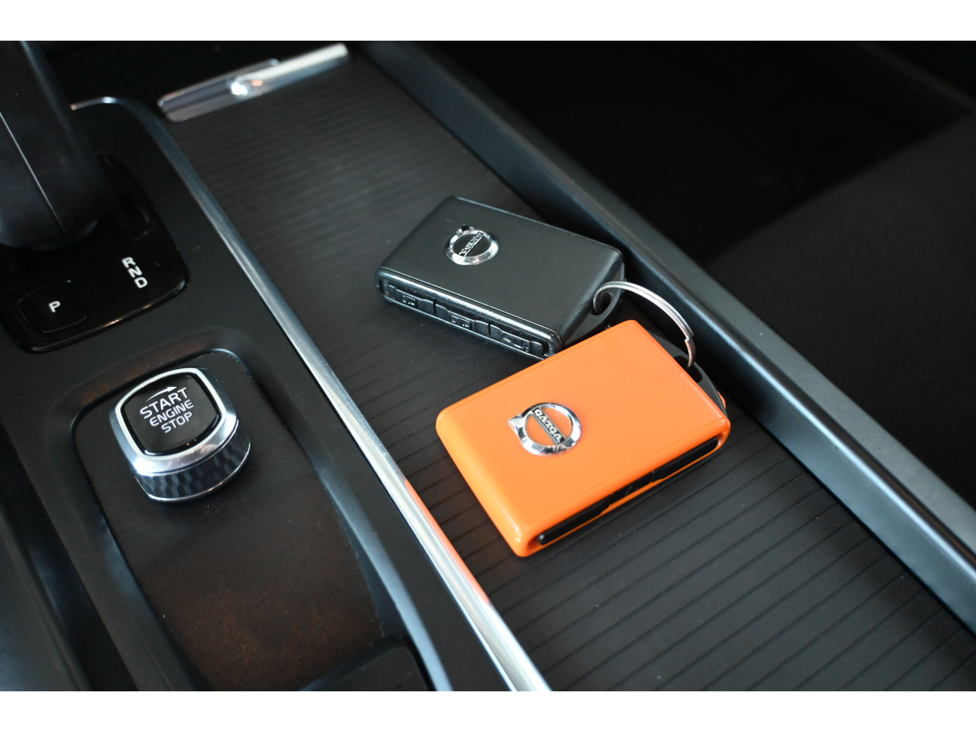Volvo V60 2.0 B3 Momentum Advantage Automaat Navigatie Stuur/Stoelverwarming Inruil Mogelijk!