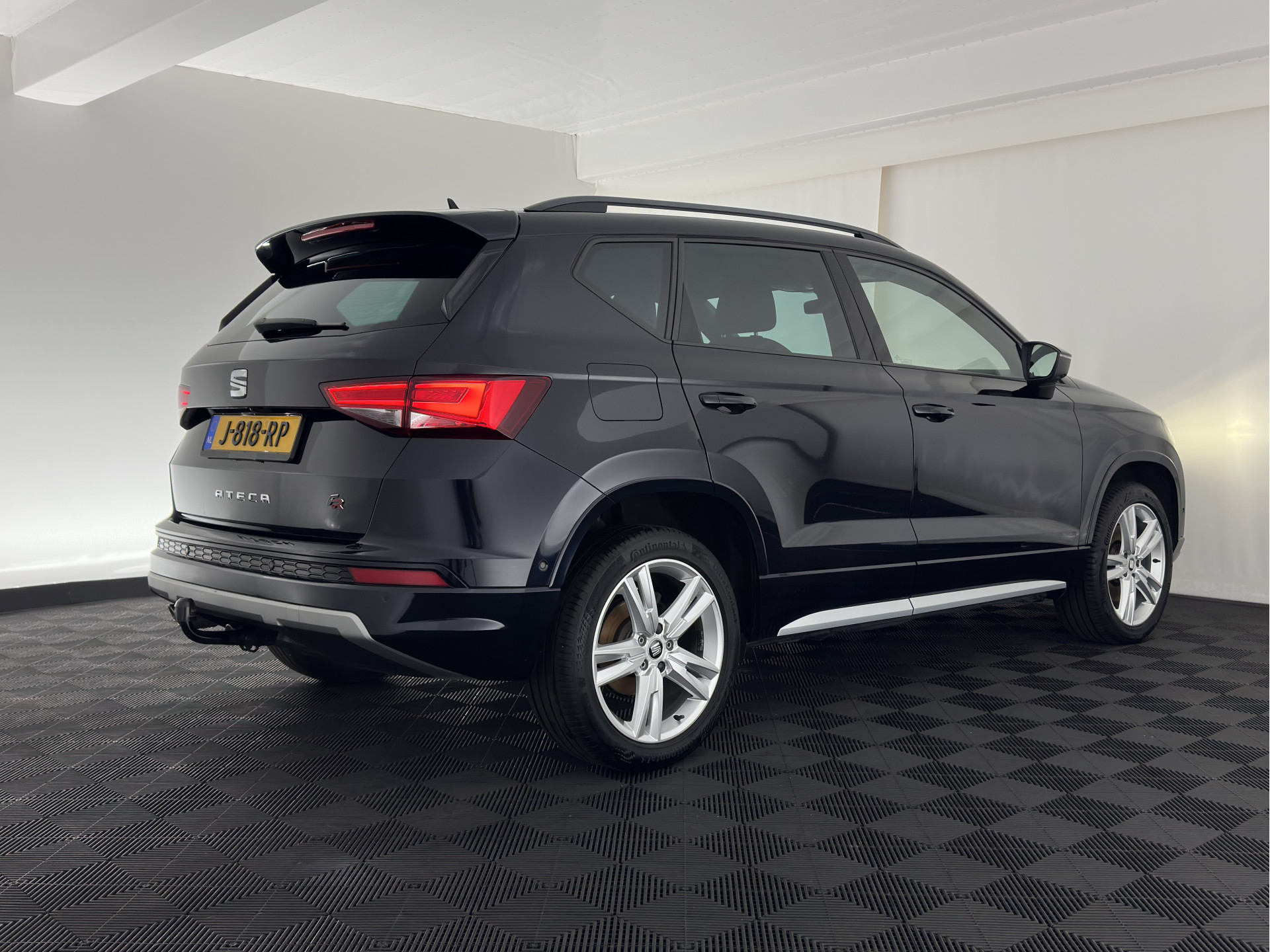 SEAT Ateca 1.5 TSI FR Business Intense (INCL-BTW) *FULL-LED | SPORT-SEATS | NAVI-FULLMAP | LEATHER-MICROFIBRE | CAMERA | KEYLESS | DAB+ | CARPLAY | ECC | PDC | CRUISE | TOWBAR | 18''ALU*