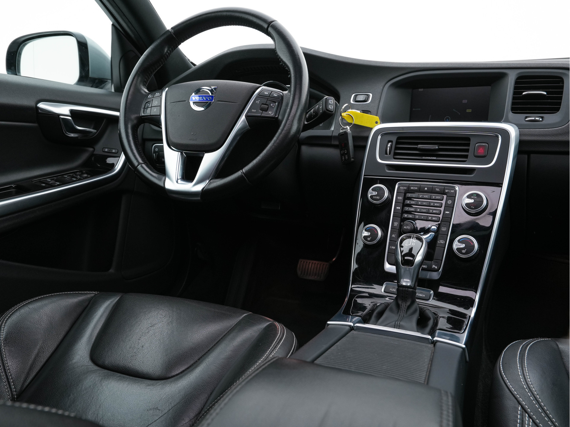 Volvo V60 2.4 D6 AWD Twin Engine Summum Aut. *PANO | NAVI-FULLMAP | LEATHER | BI-XENON | CAMERA |  ECC | PDC | CRUISE | SPORT-SEATS | PRIVACY-GLASS | TOWBAR | MEMORY-PACK | HEATED-COMFORTSEATS | 18"ALU*