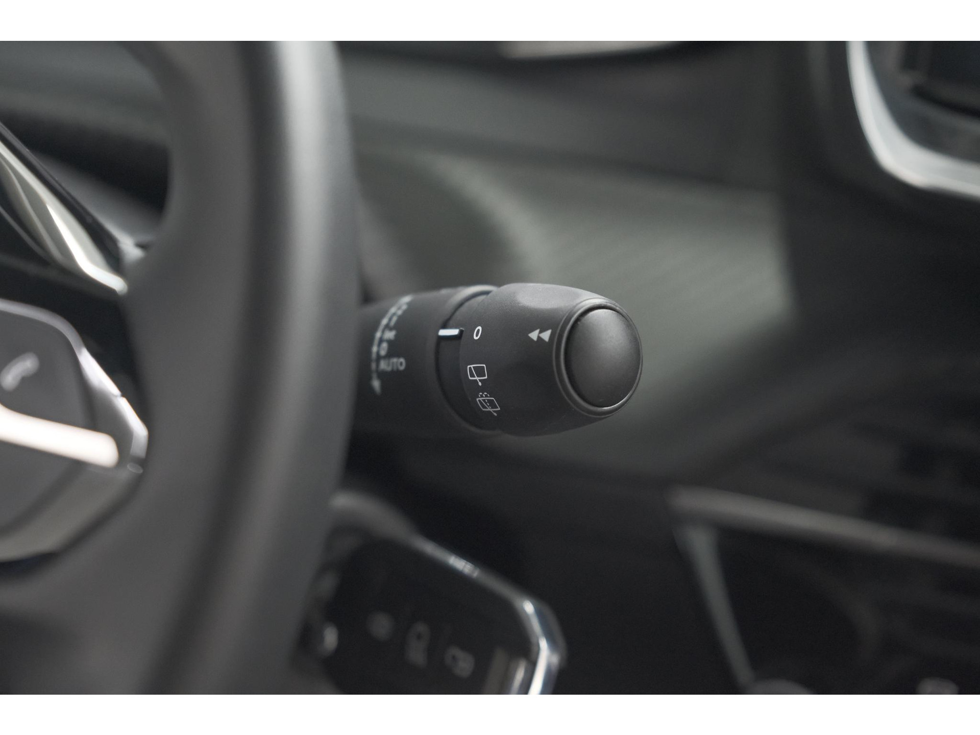 Peugeot 2008 PureTech 130 EAT8 Blue Lease Allure | Camera | Navigatie | Parkeersensoren | Apple Carplay