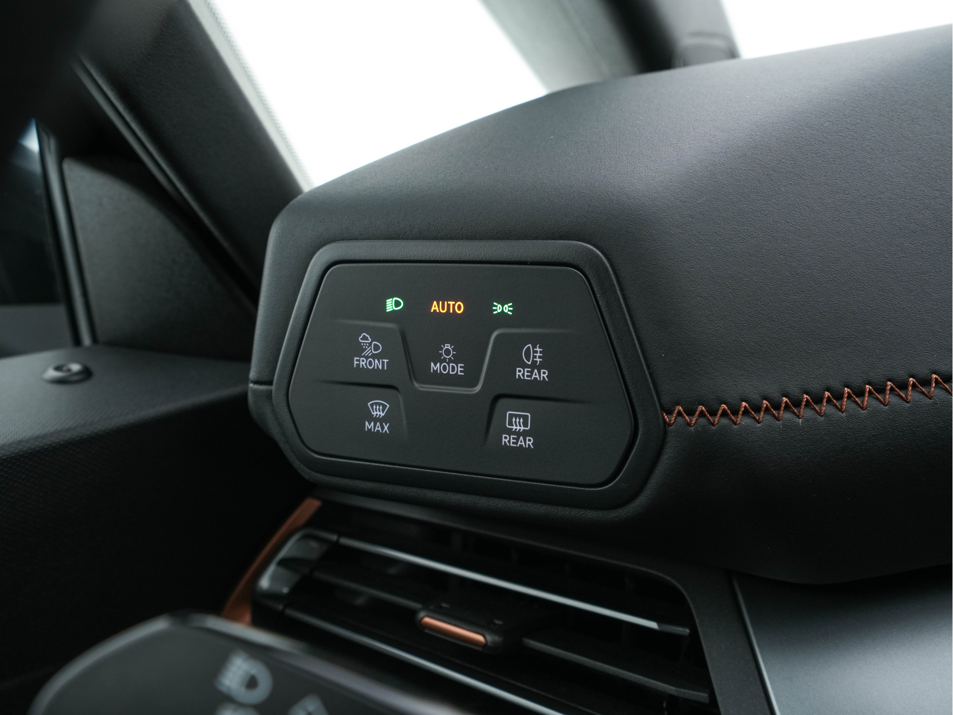 CUPRA Born Adrenaline 62 kWh [ 3-Fase ] {SOH-95%} (INCL-BTW) *HEAT-PUMP | ADAPTIVE-CRUISE | FULL-LED | MICROFIBRE | TOPVIEW | BLIND-SPOT | KEYLESS | NAVI-FULLMAP | ECC | PDC | DIGI-COCKPIT |  CARPLAY | SPORT-SEATS | 19"ALU*