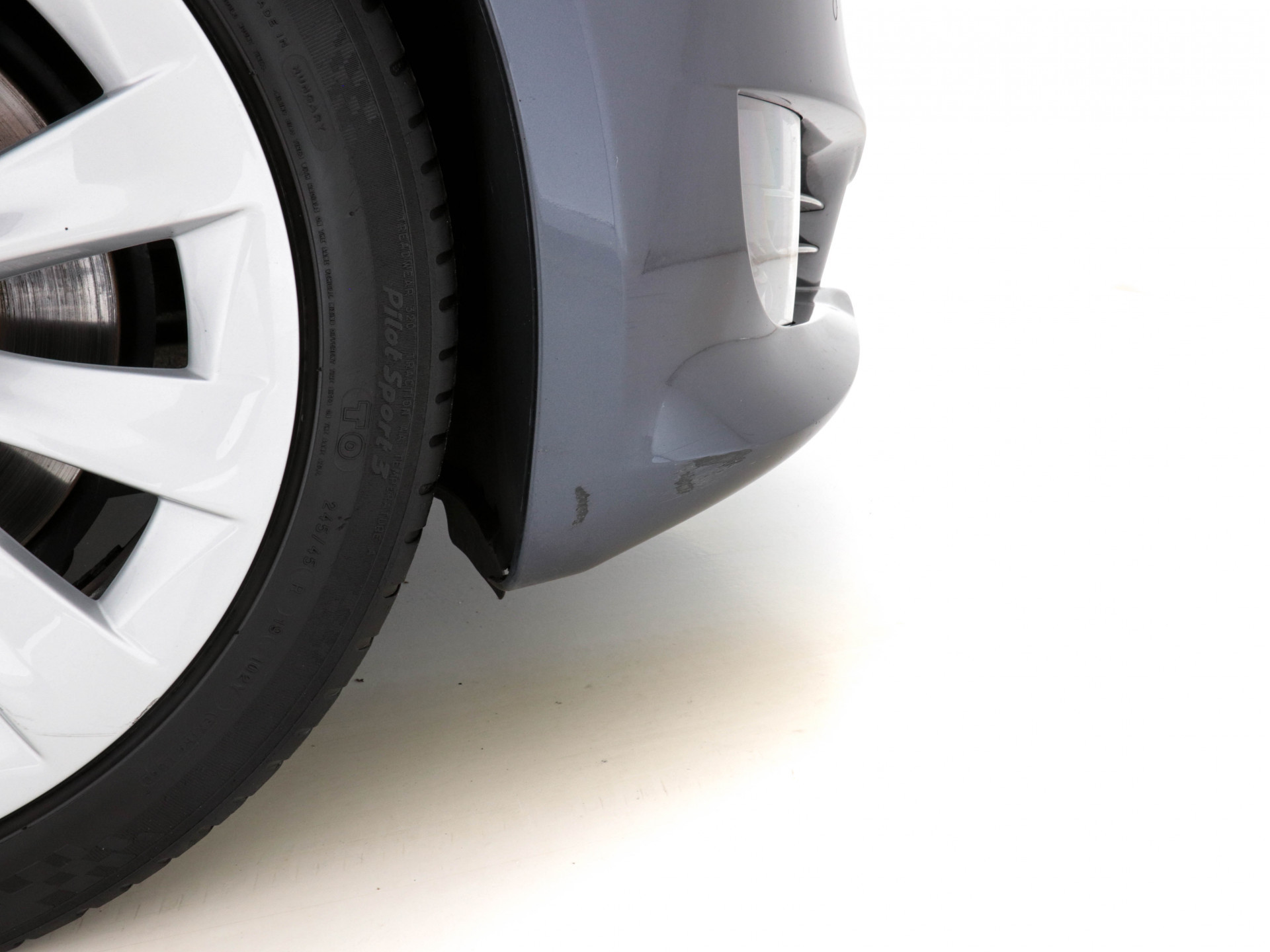 Tesla Model S 235 Kw Base [ 3-Fase ] (INCL-BTW) *PANO | AUTO-PILOT | KEYLESS | FULL-LED | 1/2-LEATHER | NAVI-FULLMAP | SURROUND-VIEW | APP-CONNECT | LANE-ASSIST | DIGI-COCKPIT | DAB | SPORT-SEATS | 19"ALU