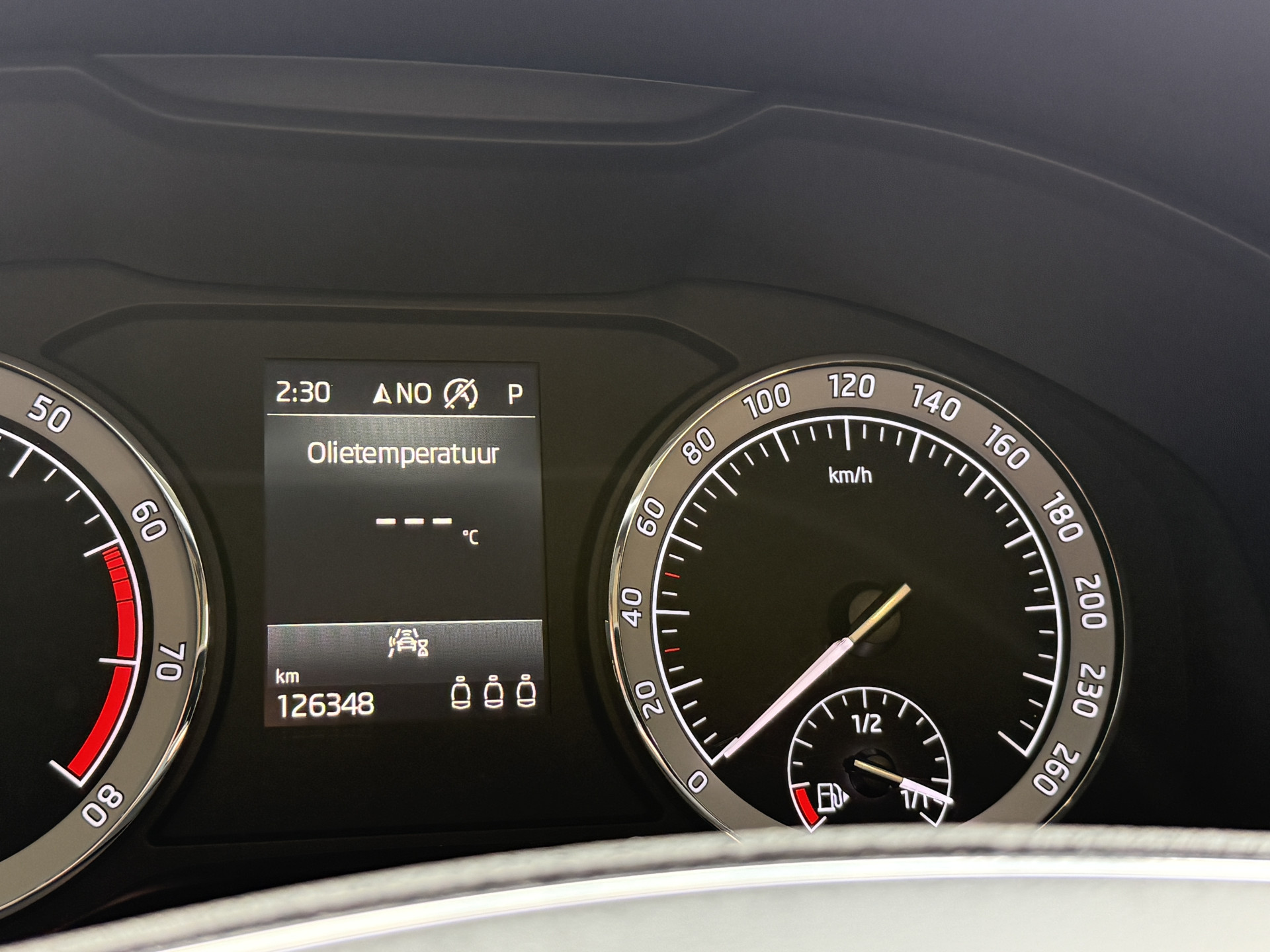 ŠKODA Karoq 1.5 TSI ACT Business Edition Plus | Panoramadak | Camera | Adaptive cruise | Stoelverwarming | Full LED | NL auto | Dealer onderhouden