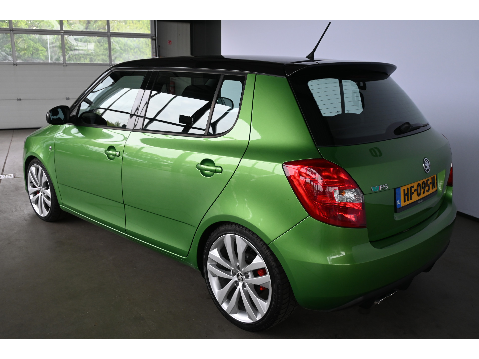 ŠKODA Fabia 1.4 TSI RS 180PK! Automaat Clima Carplay Cruise Control Stoelverwarming Inruil Mogelijk!