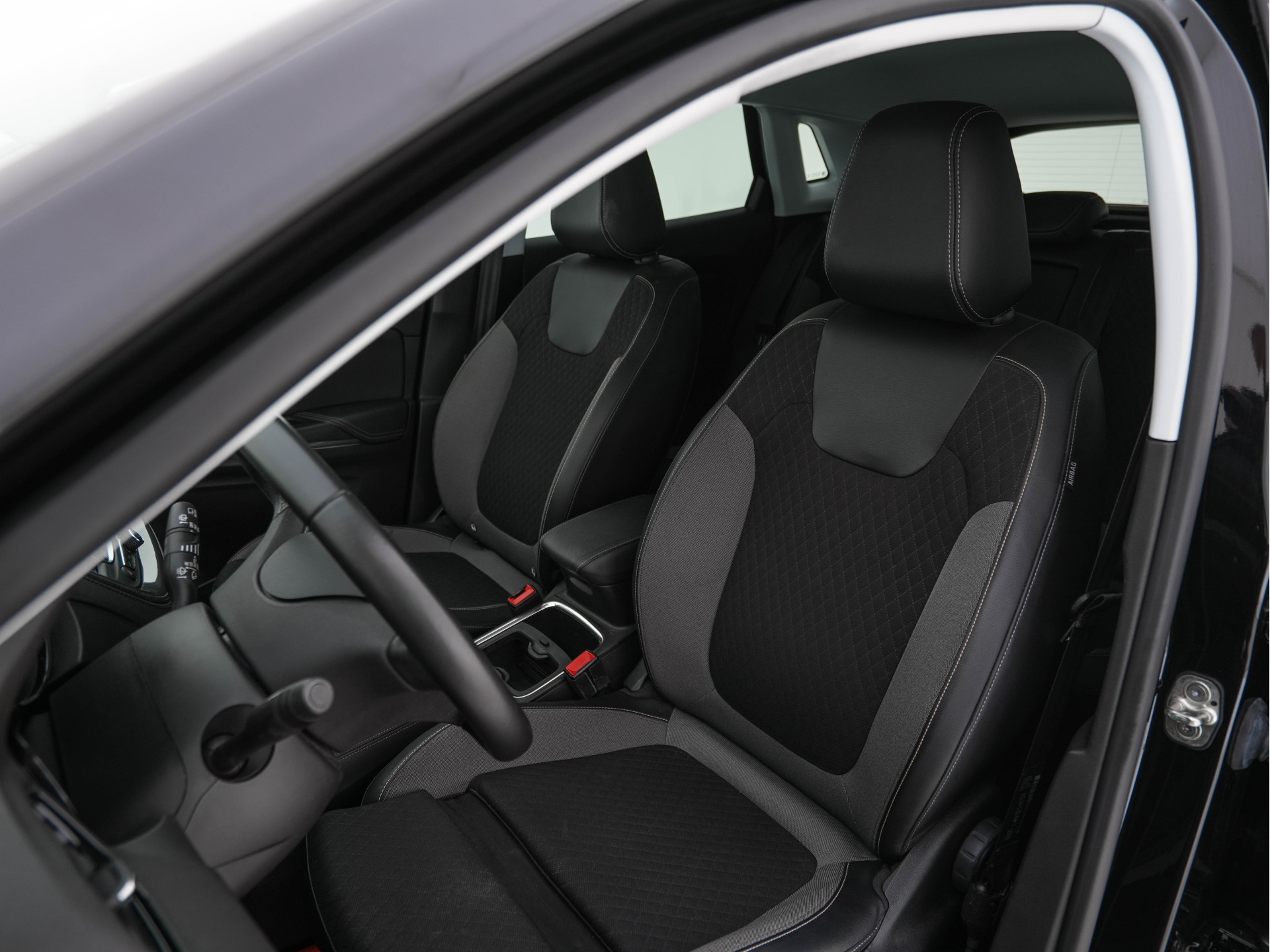 Opel Grandland X 1.2 Turbo Business Executive (INCL-BTW) Aut. *LEATHER-MICORFIBRE | FULL-LED | NAVI-FULLMAP | BLIND-SPOT | KEYLESS | CAMERA | SPORT-SEATS | DAB+ | LANE-ASSIST | PRIVACY-GLASS | TOWBAR | 17''ALU*