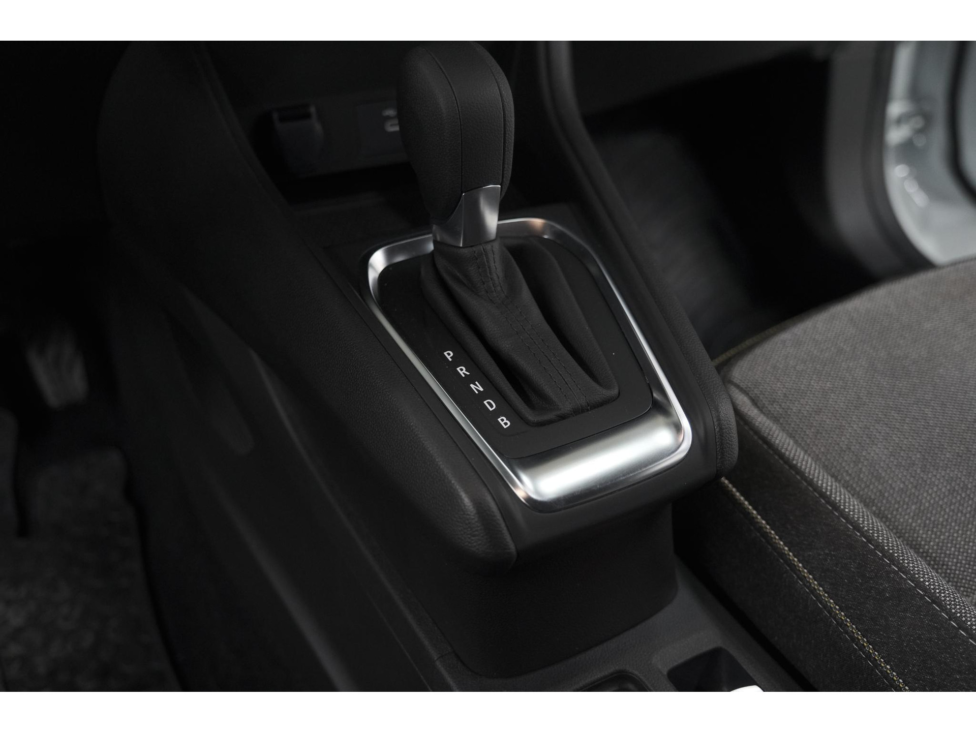 Renault Captur 1.6 E-Tech full hybrid 145 techno | NIEUW MODEL | Camera | Apple Carplay | Parkeersensoren | Keyless | LED