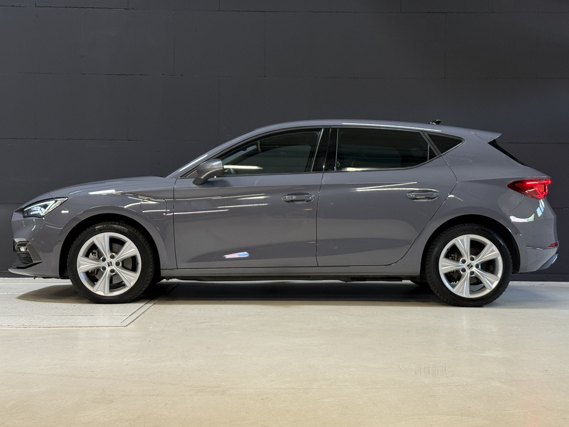 SEAT Leon 1.4 TSI eHybrid PHEV FR Business Intense | Keyless | Apple Carplay | Stoel/Stuurverwarming | Camera