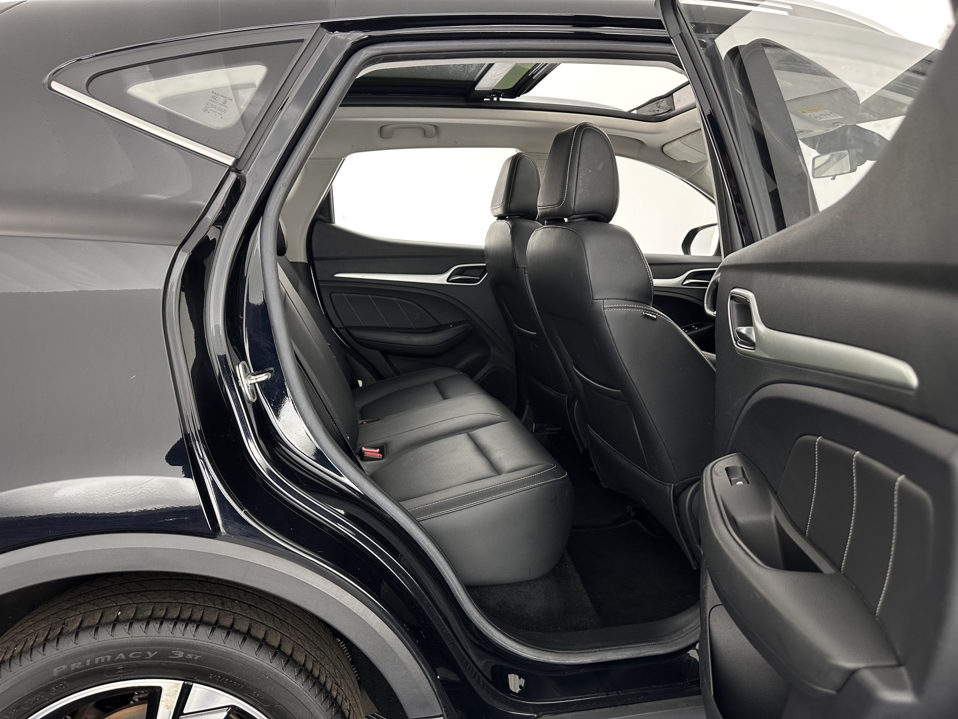 MG ZS EV Luxury 45 kWh {SOH-90%} (INCL-BTW) Aut. *PANO | LEATHER | CCS-FASTLOADER | KEYLESS | NAVI-FULLMAP | ADAPTIVE-CRUISE | CAMERA | HEATED-SPORTSEATS | CARPLAY | BLINDSPOT | DAB | LANE-ASSIST | 17''ALU*