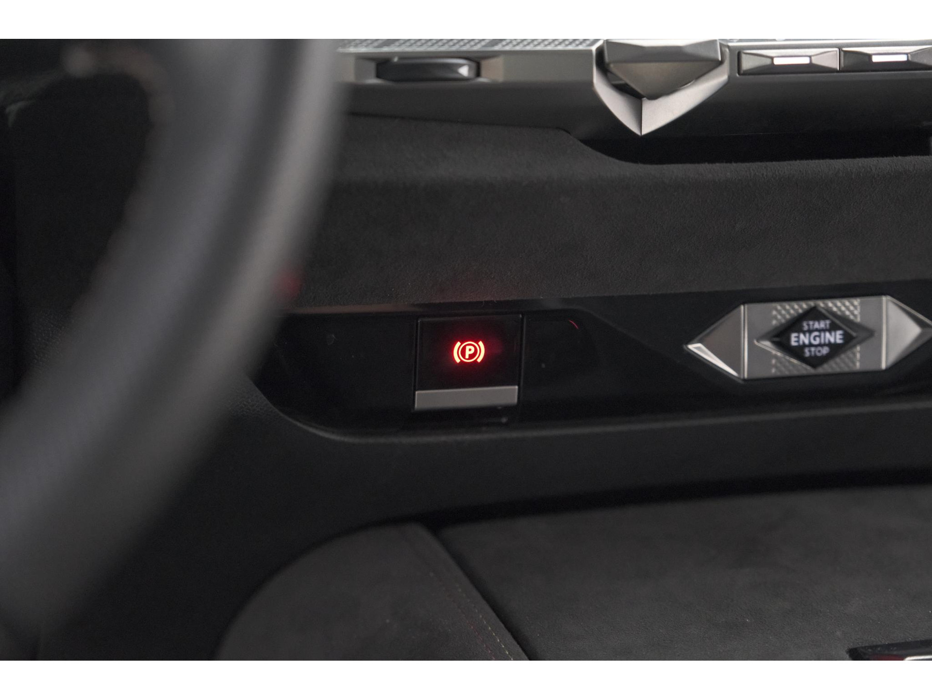 DS 4 PureTech 130 EAT8 Performance Line | Camera | Apple Carplay | Alcantara® bekleding | Parkeersensensoren