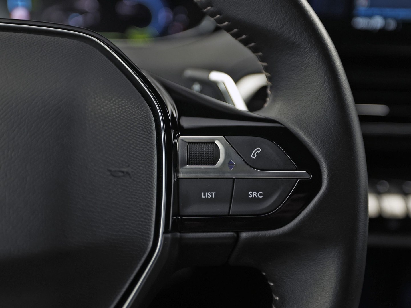 Peugeot 3008 1.6 HYbrid 225 Allure Sport 225Pk Automaat (APPLE CARPLAY, GROOT NAVI, 360 CAMERA, LEDER, SPORTSTOELEN, KEYLESS, GETINT GLAS, ZWART HEMEL, NIEUWSTAAT)