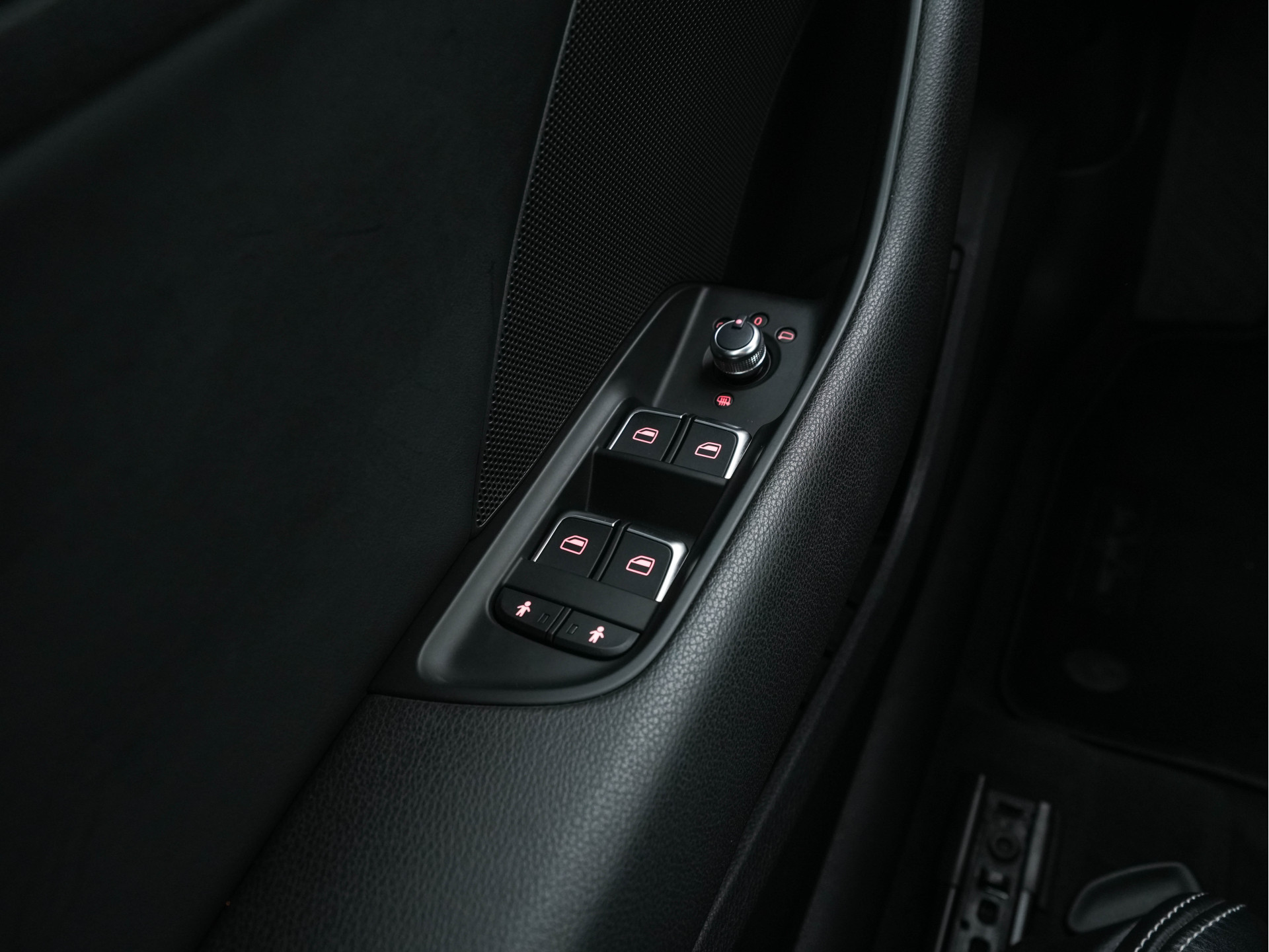 Audi A3 Sportback 1.4 e-tron Plug-In Pro Line plus Aut. *LEATHER-FABRIC | FULL-LED | NAVI-FULLMAP | KEYLESS | SPORT-SEATS | AUDI-SOUND | TOWBAR | 17''ALU*