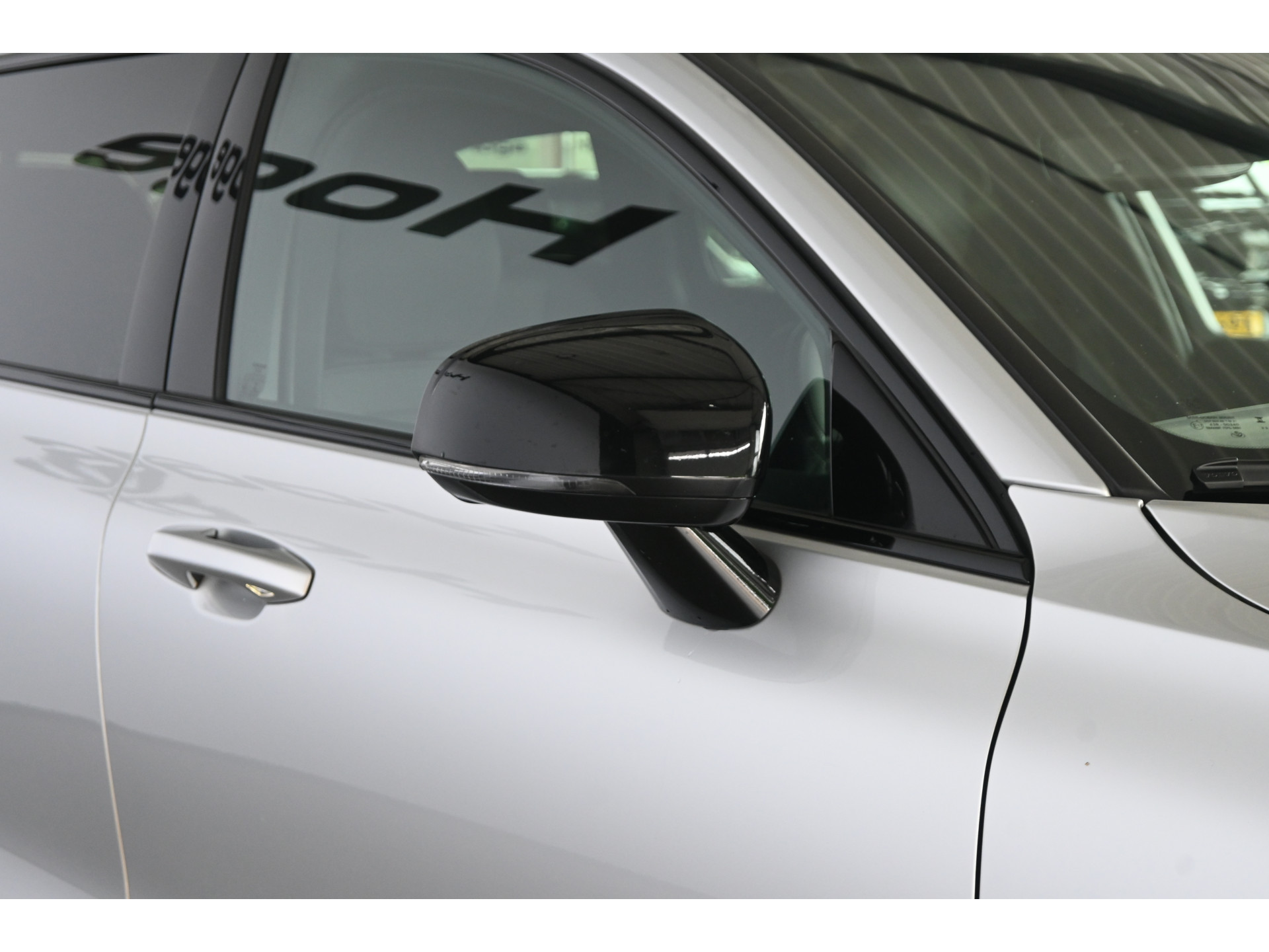 Volvo V60 2.0 B4 R-Design Navigatie Carplay Stoel/Stoelverwarming Virtual Goed Onderhouden! Inruil Mogelijk!