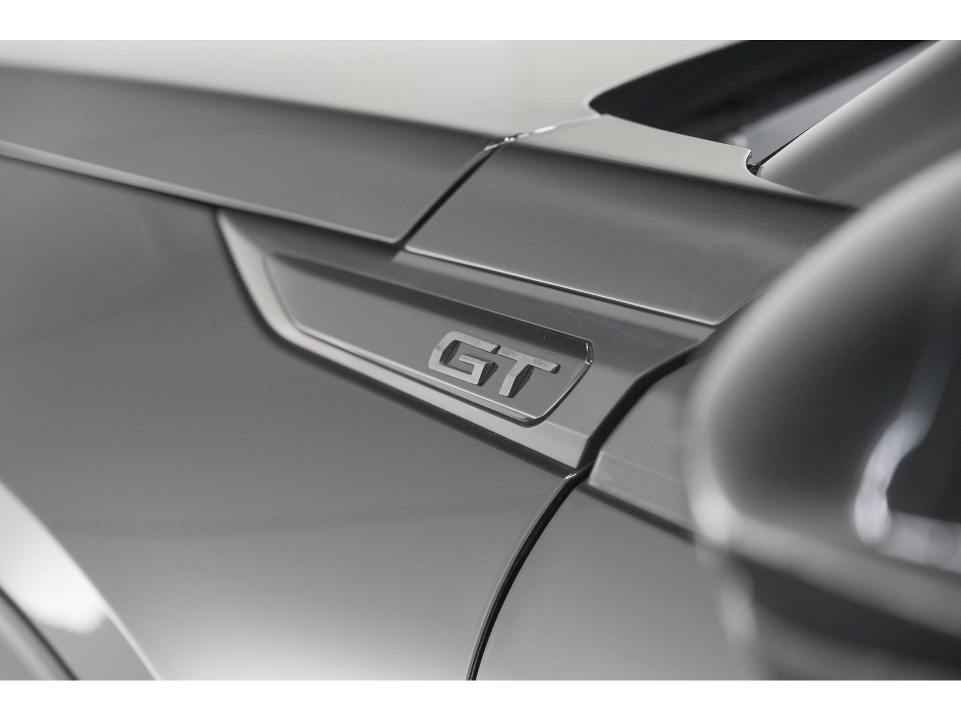 Peugeot 2008 PureTech 130 EAT8 GT | Camera | Apple Carplay | Parkeersensoren | 17 Inch Lichtmetalen Velgen