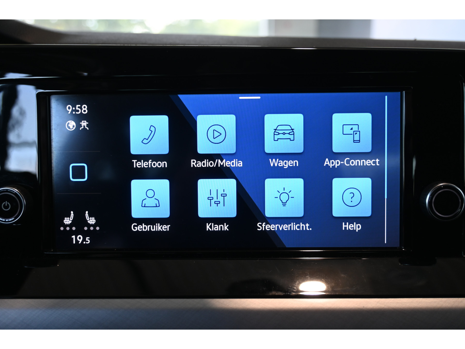 Volkswagen Golf 1.5 eTSI R-Line Automaat Clima Carplay Cruise Control Rijklaarprijs Inruil Mogelijk!