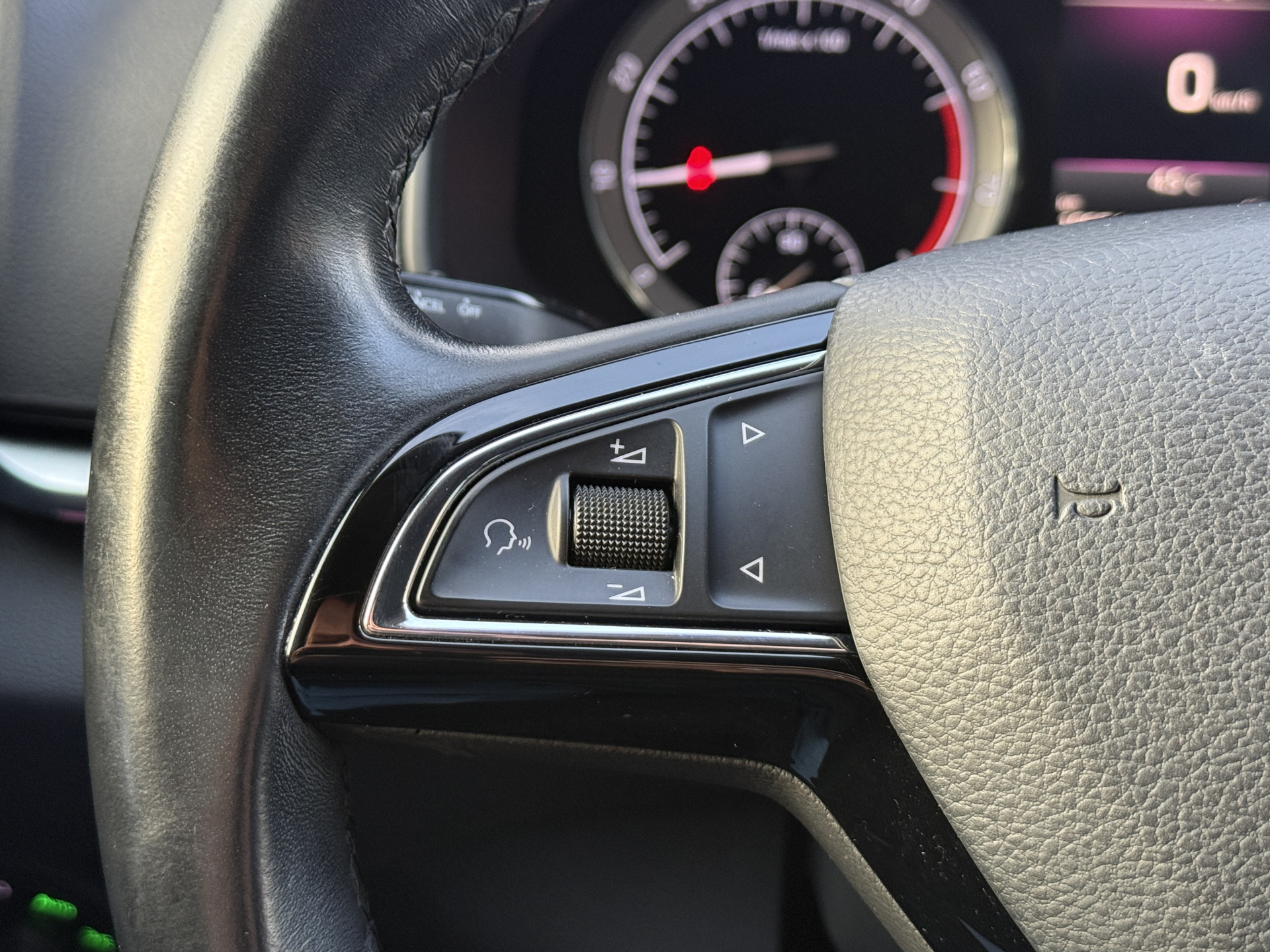 ŠKODA Karoq 1.0 TSI Style | Keyless | Apple carplay | Stoelverwarming