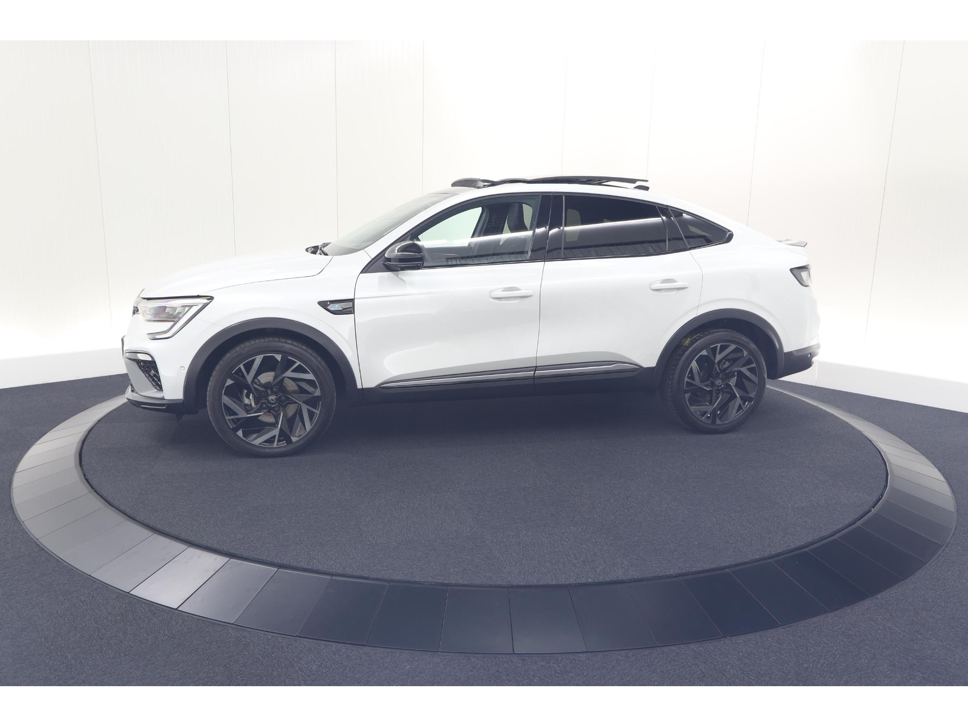 Renault Arkana 1.6 E-Tech full hybrid 145 esprit Alpine | 360 Camera | Panoramadak | Stoelverwarming | Dodehoekdetectie