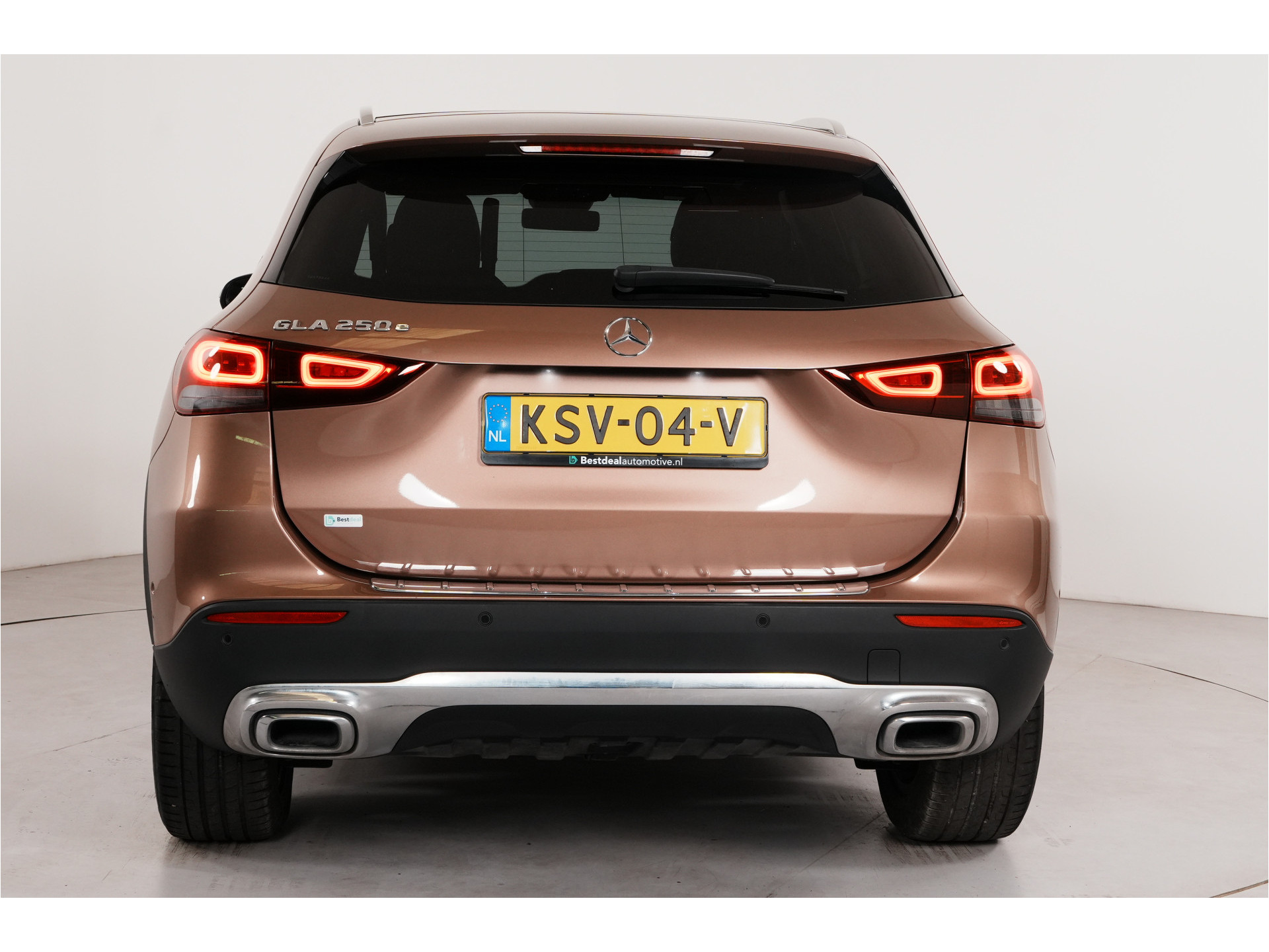 Mercedes-Benz GLA-klasse 250 e AMG Line 218 pk PHEV | SOH 94% | Pano | Camera | Ambient | Digi dash |