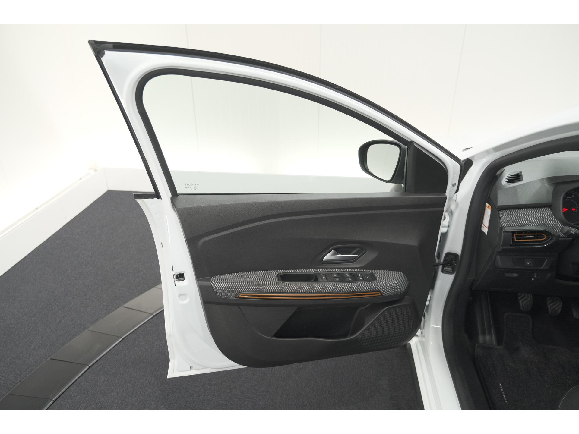 Dacia Sandero Stepway 1.0 TCe 90 Comfort | Apple Carplay | Parkeersensoren | Cruise Control