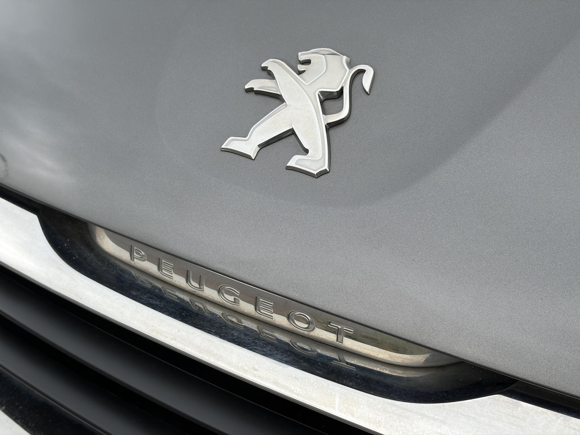 Peugeot 2008 1.2 PureTech Blue Lion 2e Eigenaar,Navi,Trekhaak,Airco,Cruise,Pdc,N.A.P,Weinig km,Zeer Zuinig,Apk tot 03-2027