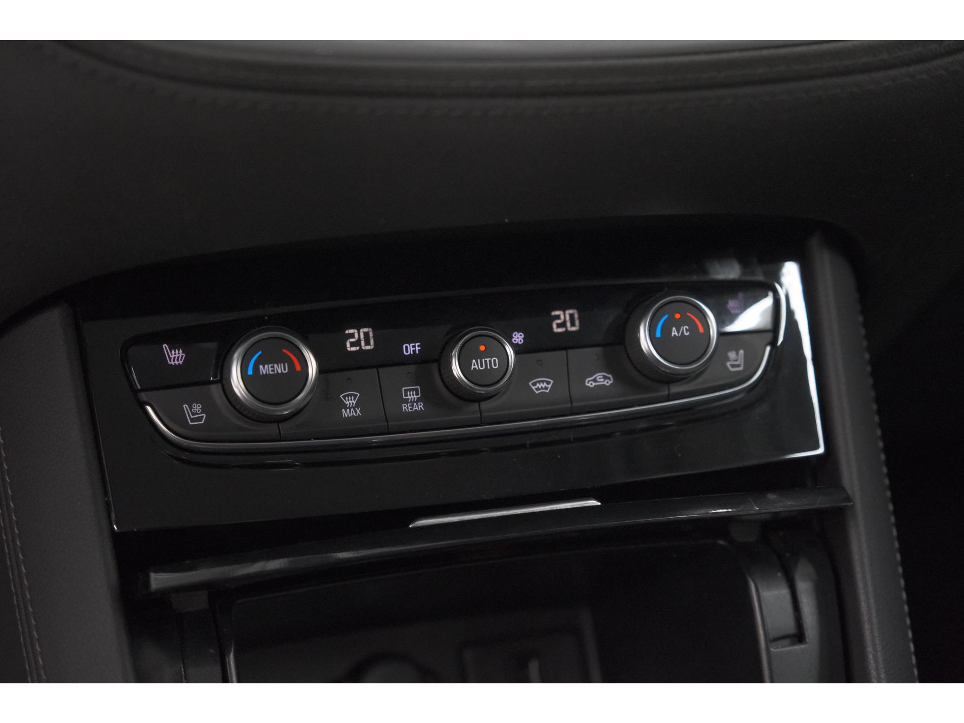 Opel Grandland X 1.6 Turbo 300 Hybrid4 Ultimate | Trekhaak | 360 Camera | Adaptieve Cruise Control | Elektrische Kofferklep