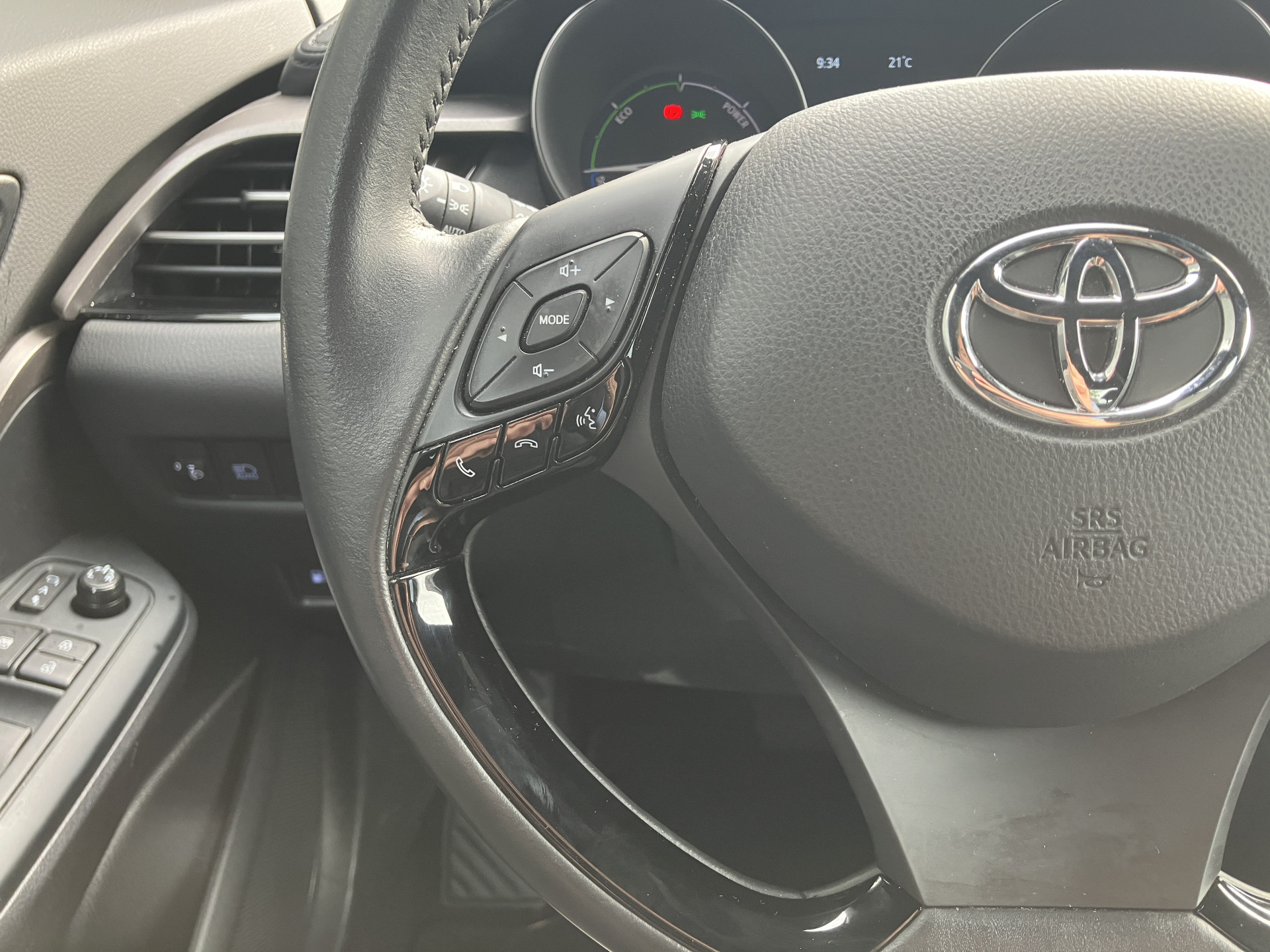 Toyota C-HR 1.8 Hybrid Active AUT. | 1e eigenaar | navigatie | camera | apple carplay | cruise control | 36.000 KM
