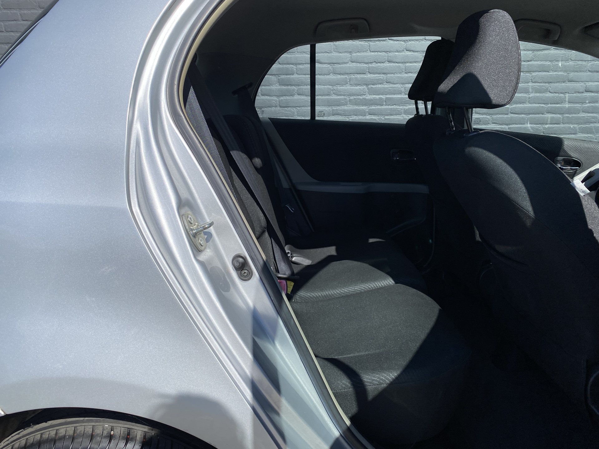 Daihatsu Charade 1.3 City AUT. | dealer onderhouden | airco | trekhaak | parkeersensoren | schuifbank | elektrisch pakket