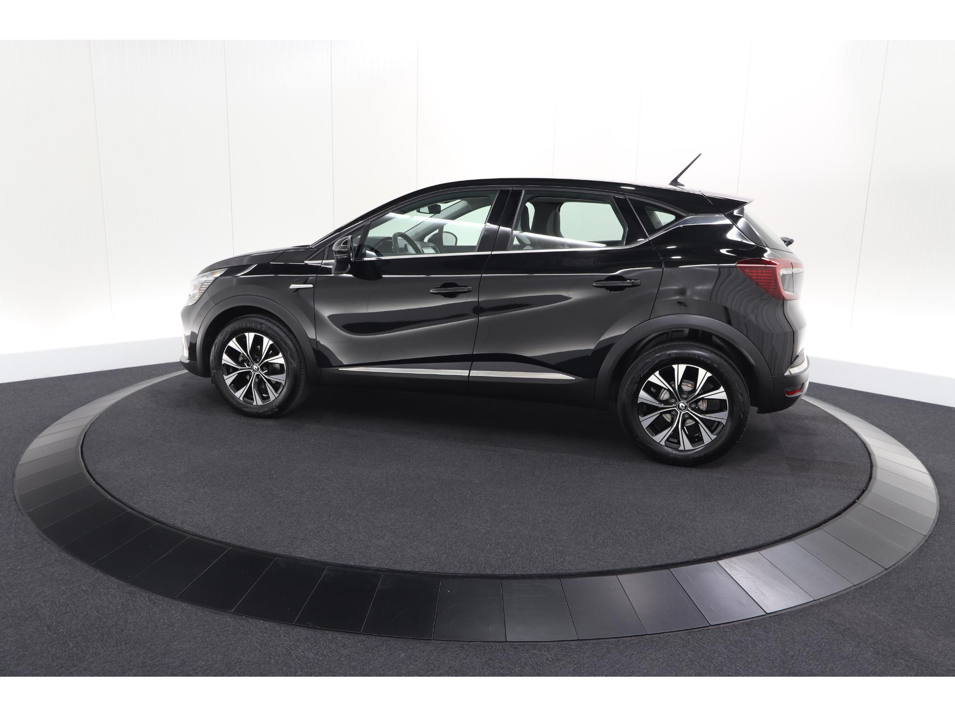 Renault Captur Mild Hybrid 140 EDC Intens | Camera | Navigatie | Parkeersensoren | Stoelverwarming