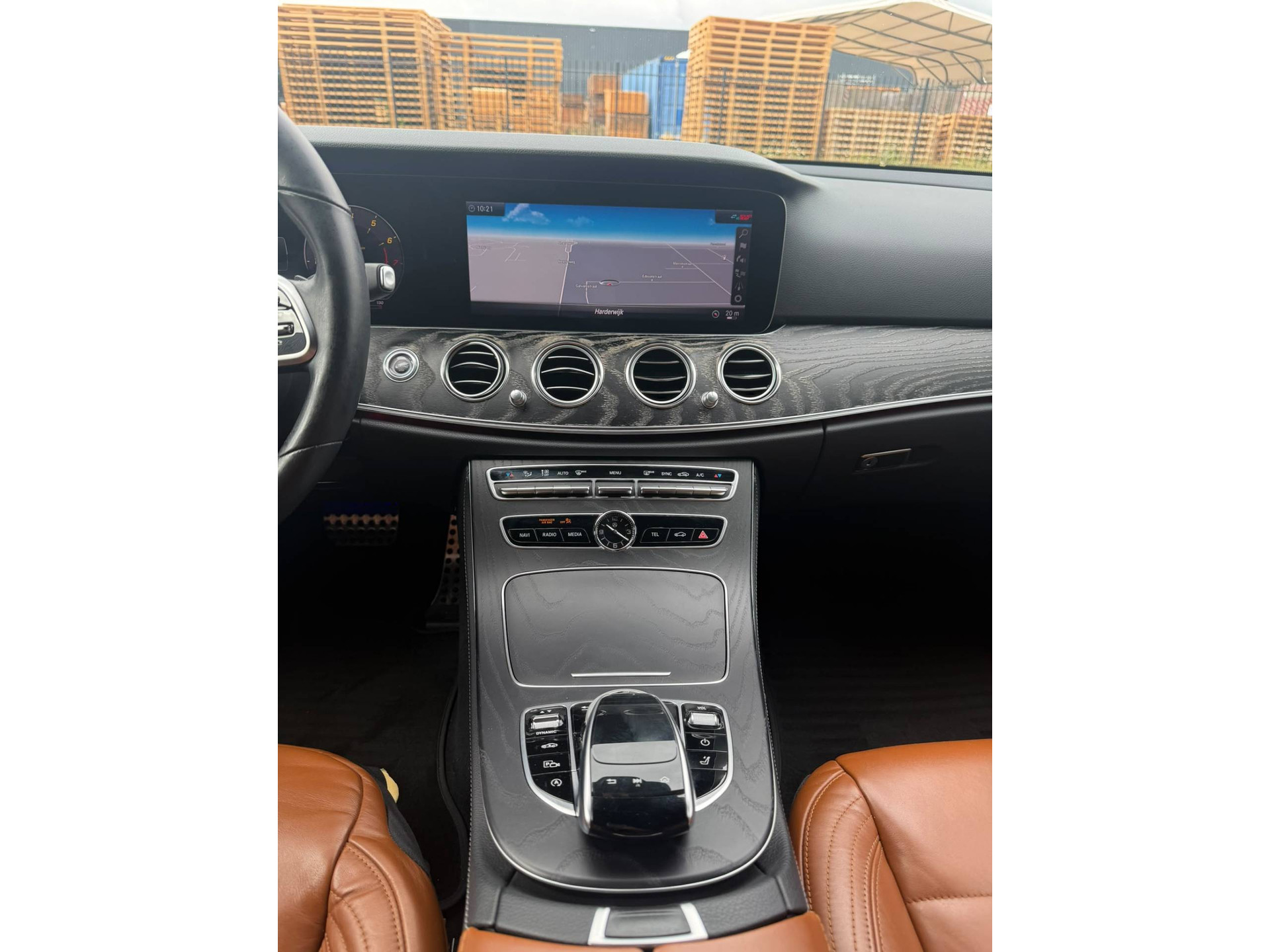 Mercedes-Benz E-klasse Estate 200 Premium 3/6/12 MND GARANTIE  | AUTOMAAT | NIEUWE APK | LEDER | PDC | NAVI | CRUISE |