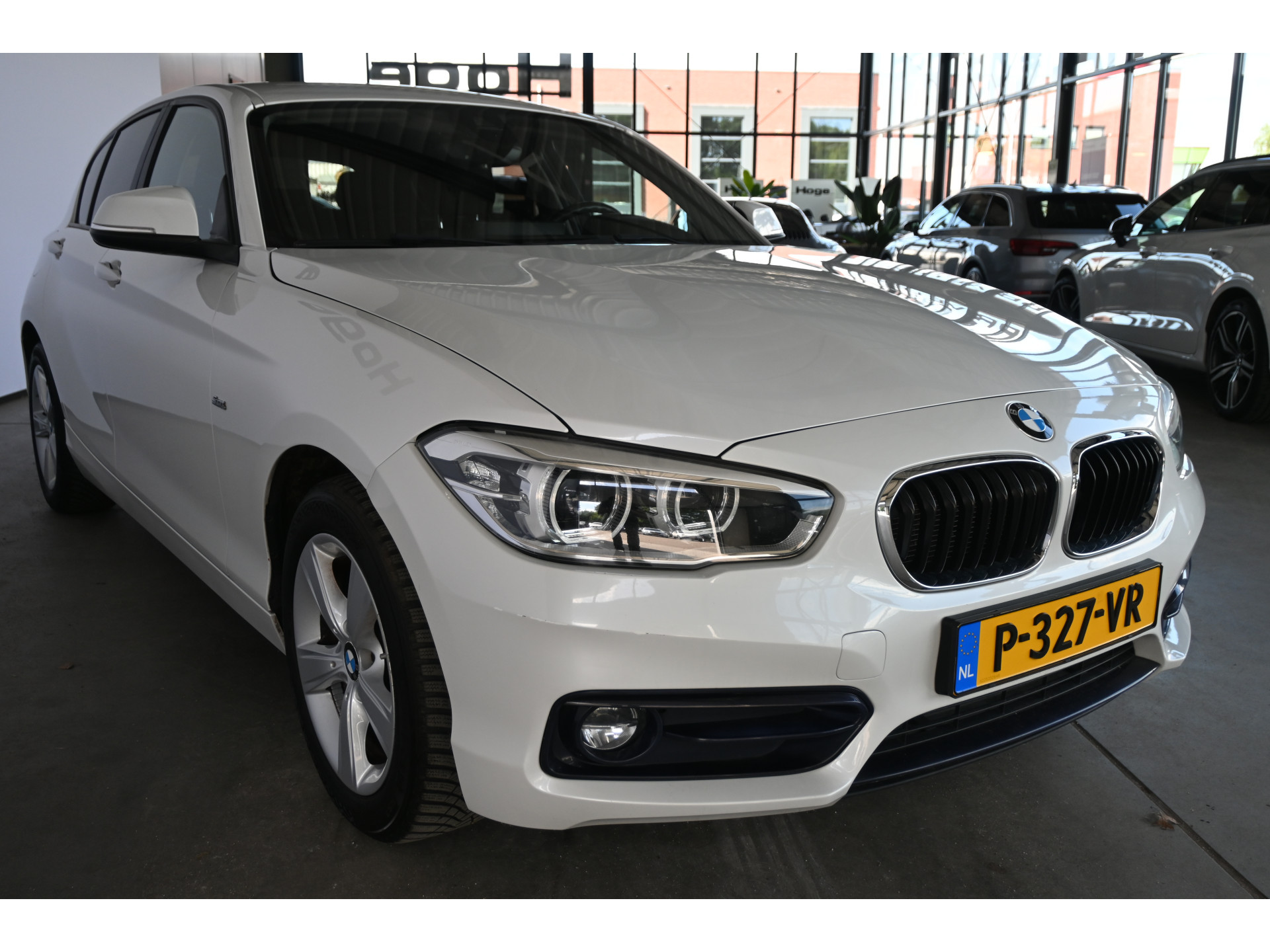 BMW 1-serie 116i Sport Cima Navigatie Pdc Cruise Control LED Stoelverwarming Inruil Mogelijk!
