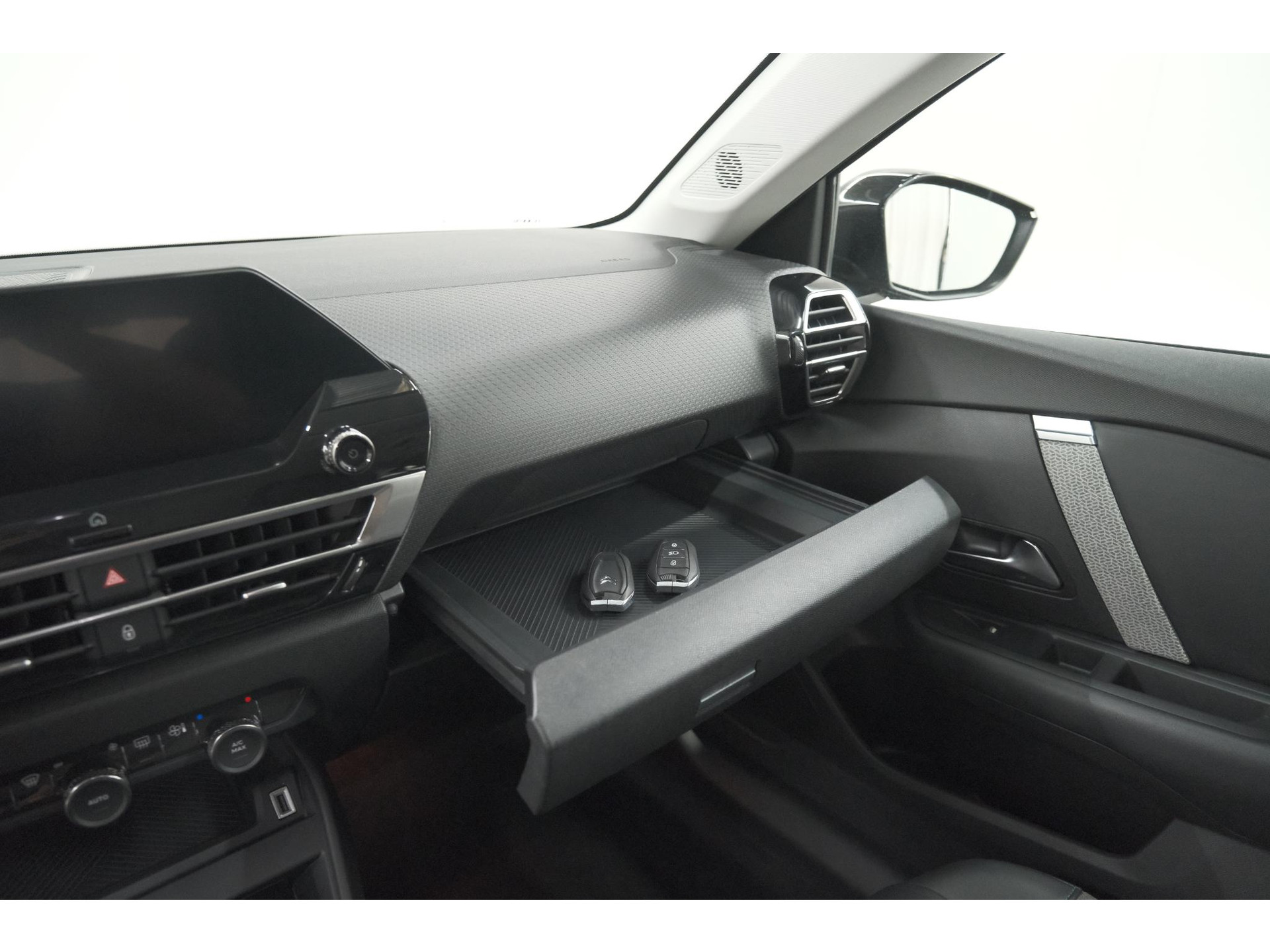 Citroen C4 Puretech 130 Feel Pack | Head-Up Display | Camera | Navigatie | Keyless Entry