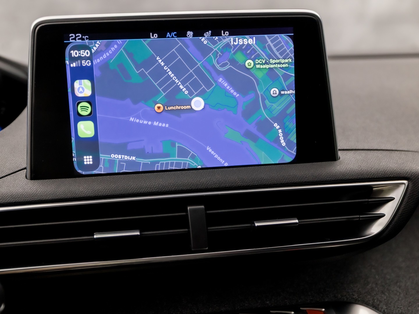 Peugeot 3008 1.2 PureTech Allure Sport (APPLE CARPLAY, GROOT NAVI, 360 CAMERA, DRIVE MODE, GETINT GLAS, SPORTSTOELEN, LEDER, TREKHAAK, CRUISE, NIEUWSTAAT)