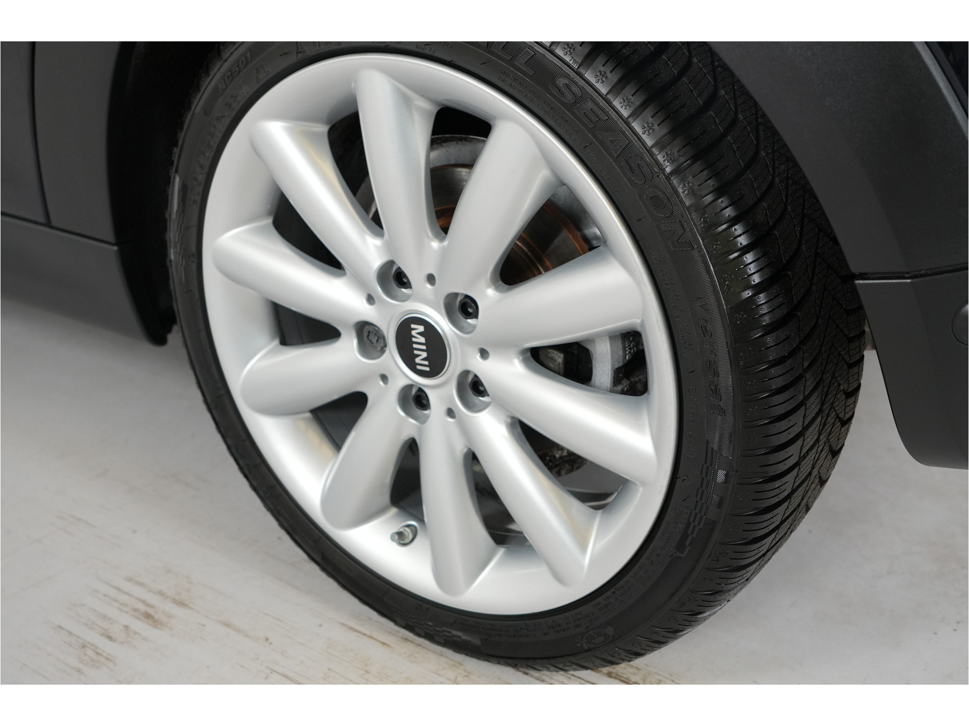 MINI 3-Deurs 1.5 Cooper Chili | Pano | Leder | Stl. verw. | PDC | Sportstoelen |
