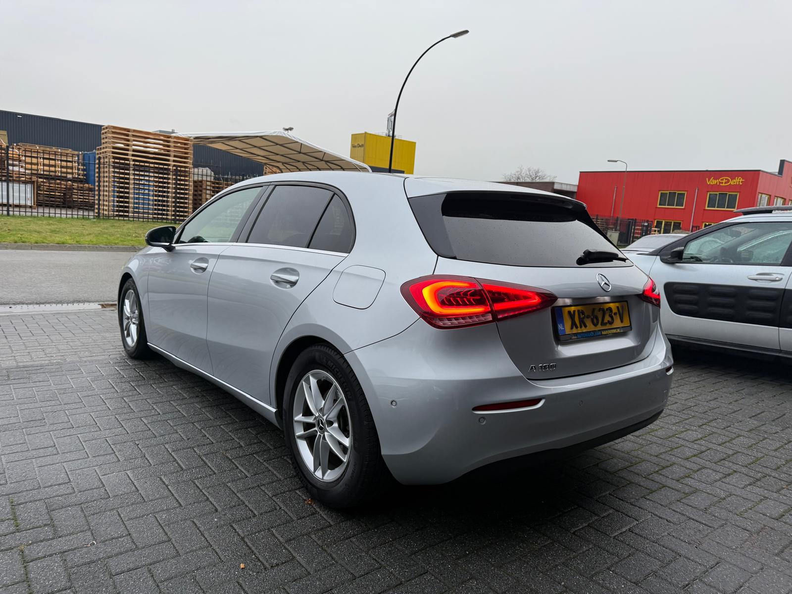 Mercedes-Benz A-klasse 180 Business Solution | 3/6/12MND GARANTIE | NAVIGATIE | CRUISE |LED | DAB | PDC | LMV | GOED ONDERHOUDEN |