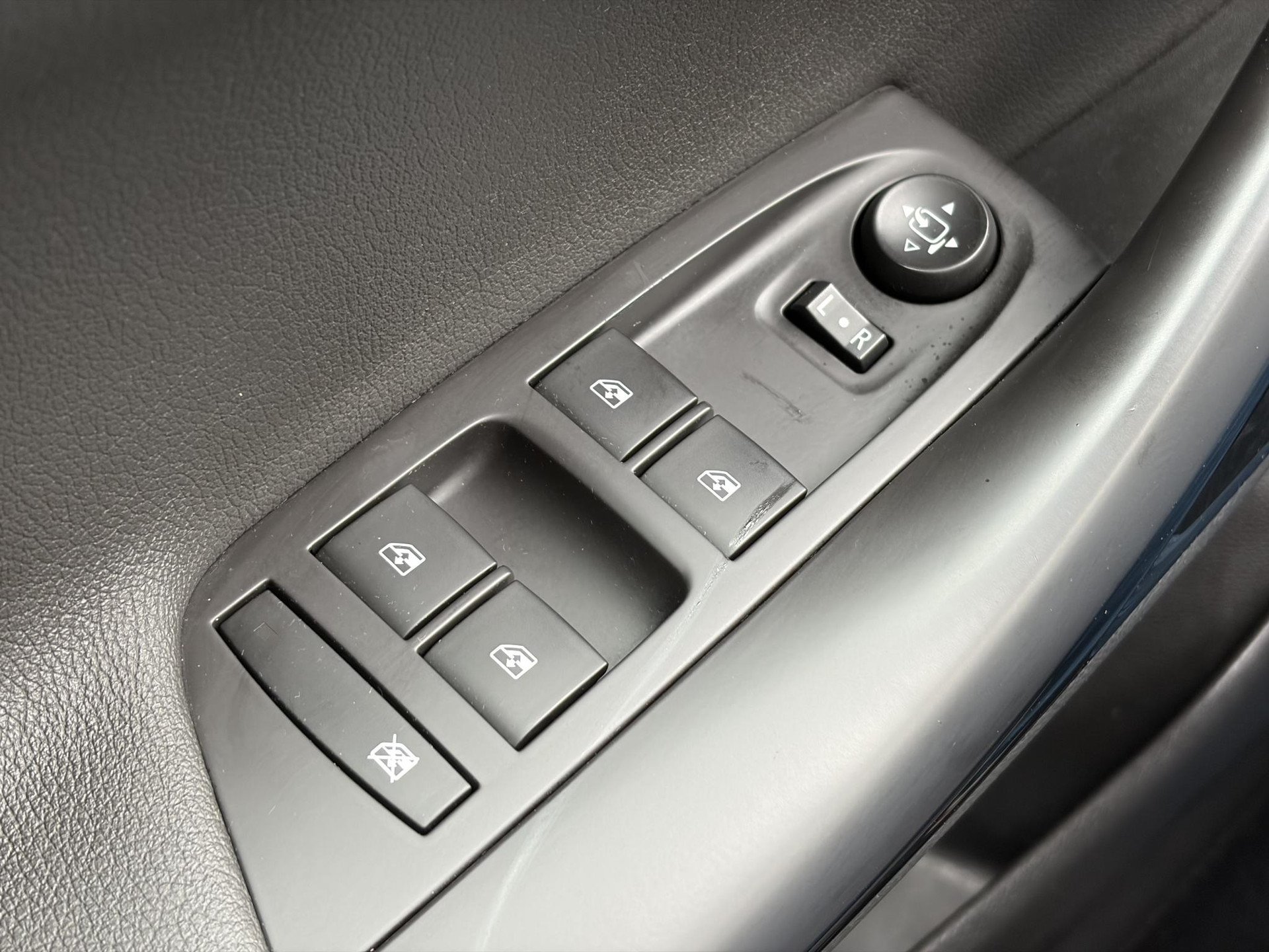 Opel Astra 1.4 Innovation ✓150pk✓Camera✓2e Eigenaar✓Carplay✓Pano✓Stoelverw✓Stuurverw✓Leder✓Navi✓Trekhaak✓Net beurt gehad✓Automaat✓Keyless✓Clima✓Cruise✓Pdc V+A✓105pk✓N.A.P✓17''Lm velgen✓Rijstrooksensor✓Apk tot 09-2027