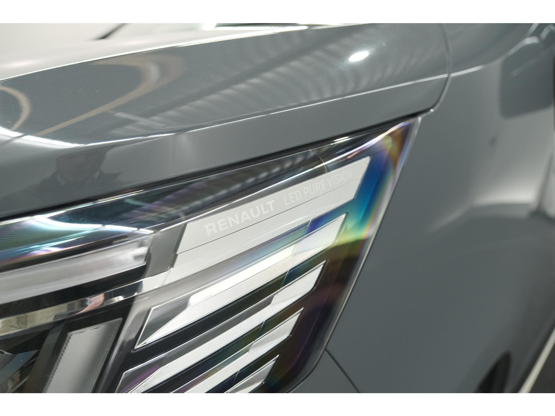 Renault Trafic 2.0 dCi 110 T30 L2H1 Work Edition | Trekhaak | Camera | Navigatie | Sidebars | Betimmering Laadruimte