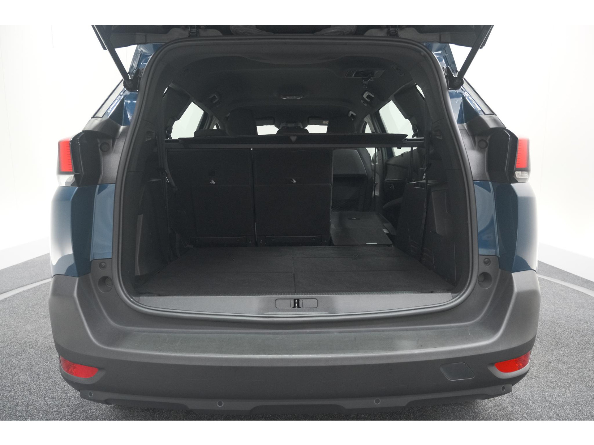 Peugeot 5008 PureTech 130 EAT8 Active Pack | 7 Zitplaatsen | Camera | Navigatie | Apple Carplay | Parkeersensoren