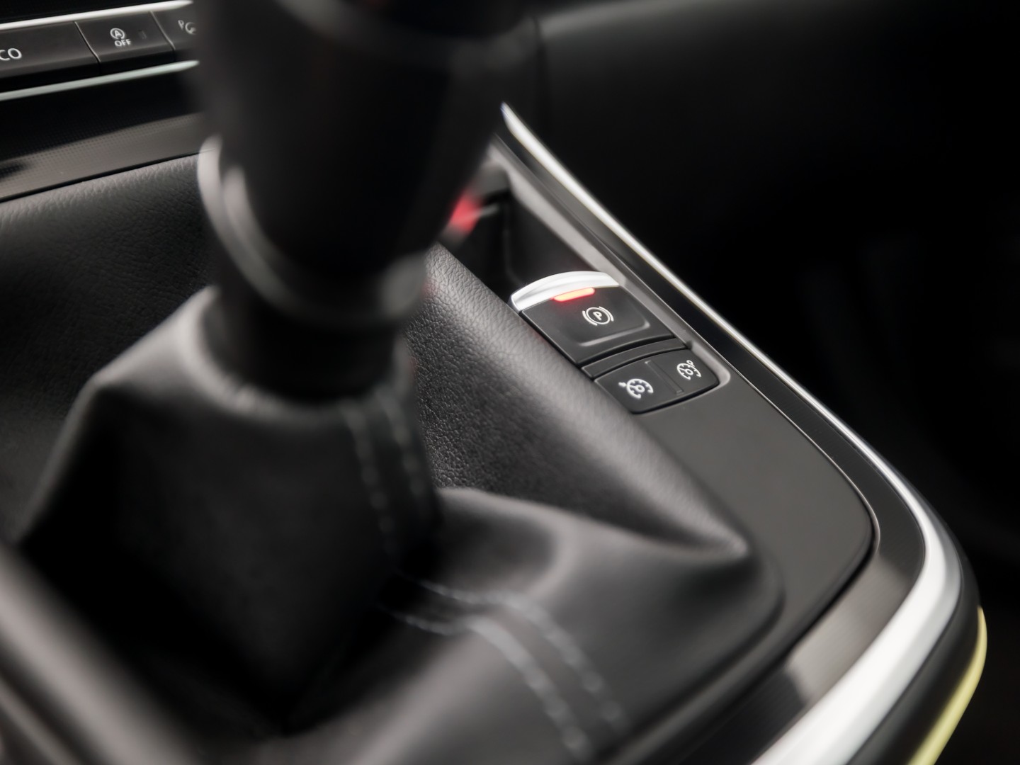 Renault Grand Scénic 1.3 TCe Bose 7 Persoons (PANORAMADAK, APPLE CARPLAY, GROOT NAVI, LEDER, SPORTSTOELEN, GETINT GLAS, BOSE AUDIO, CAMERA, NIEUWE APK, NIEUWSTAAT)