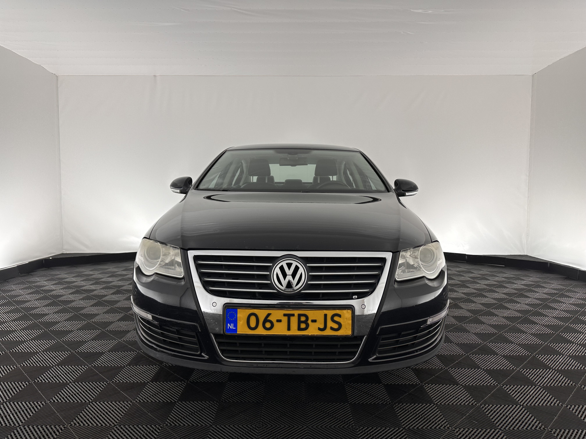 Volkswagen Passat 2.0 FSI Highline Aut. *NAVI-FULLMAP | LEATHER-ALCANTARA | SPORT-SEATS | ECC | HEATED-SEATS | PDC | CRUISE*
