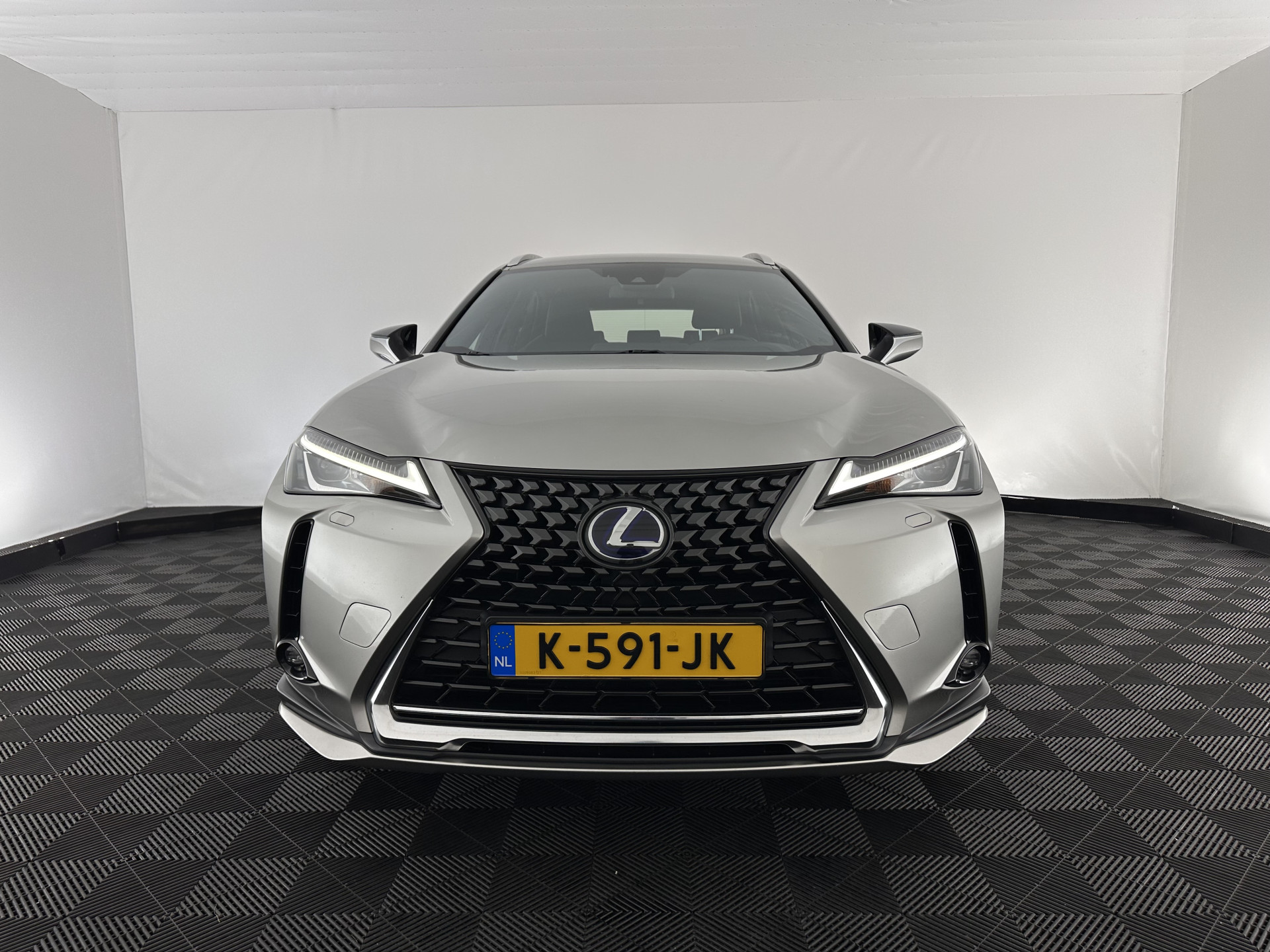 Lexus UX 300e Business 54 kWh (INCL-BTW) *HEATPUMP | MICROFIBRE | DIGI-COCKPIT | FULL-LED | NAVI-FULLMAP | DAB+ | KEYLESS | CAMERA | COMFORTSEATS | ECC | CARPLAY | SHIFTPADDLES | BLINDSPOT | ADAPTIVE-CRUISE | 17''ALU*